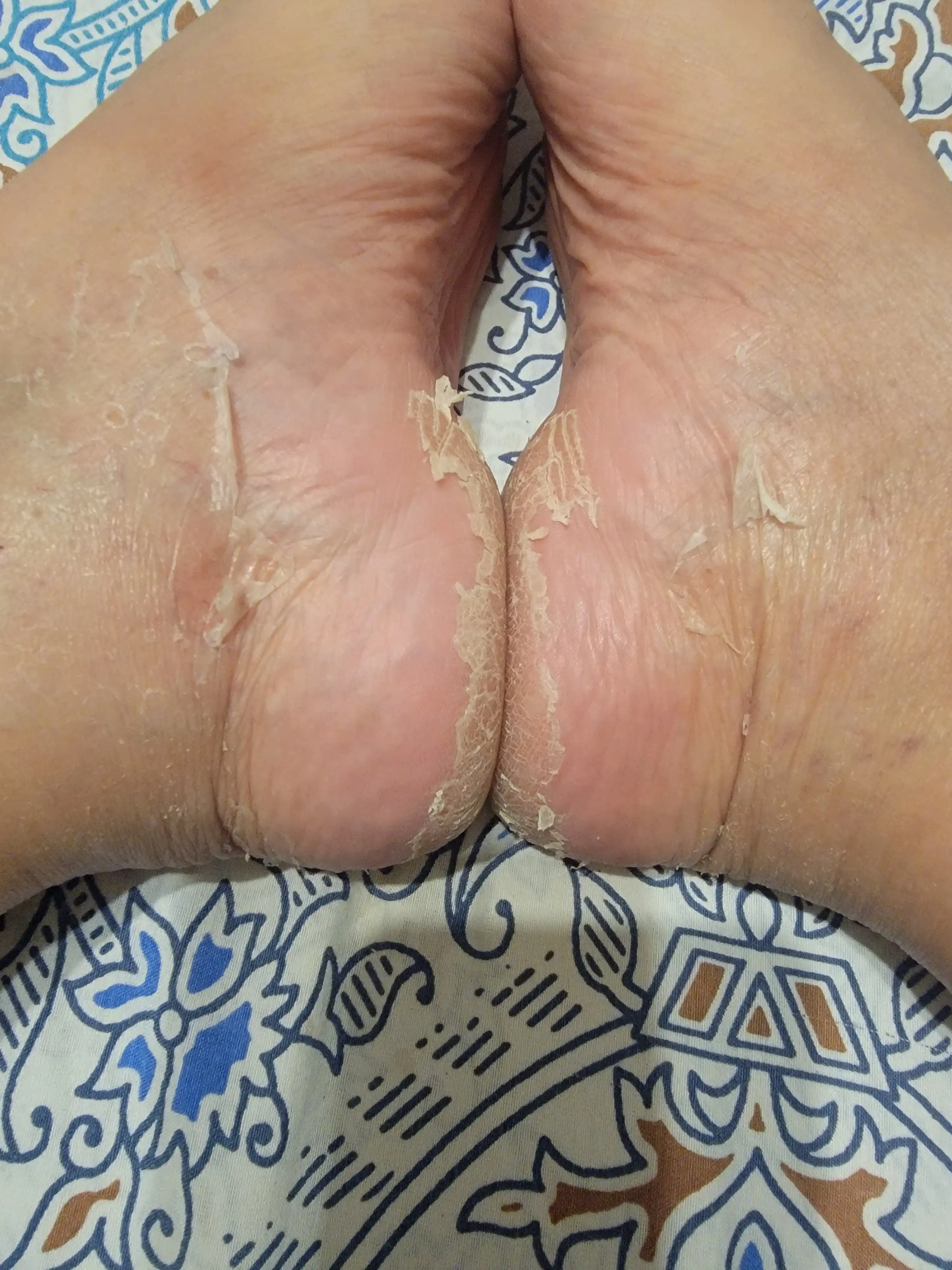 Пилинг-носочки Jigott Clean and Moisturizing Foot Pack, 1 пара