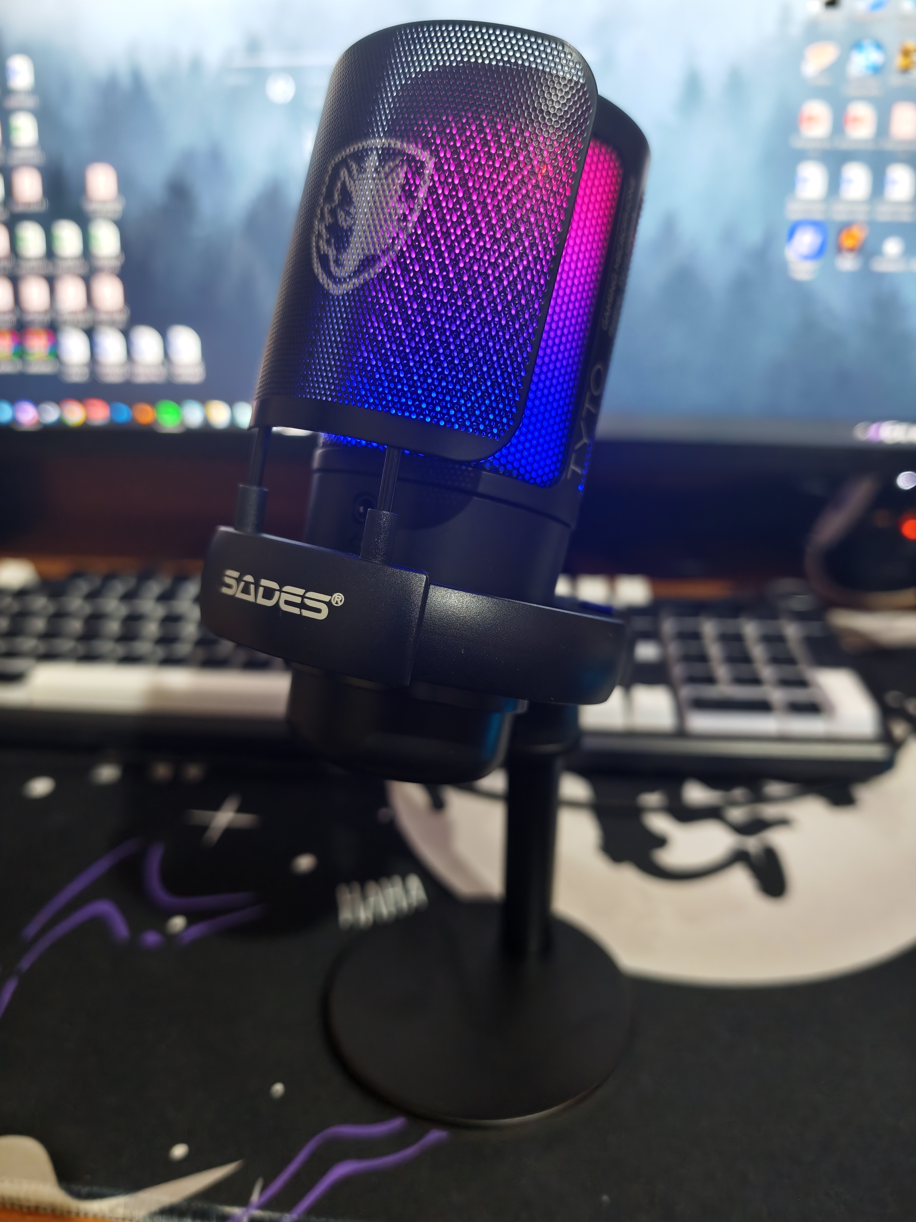 Kondensatorli geyming mikrofon RGB подсветка bilan, kronshtyn va pop-filtrli strim uchun