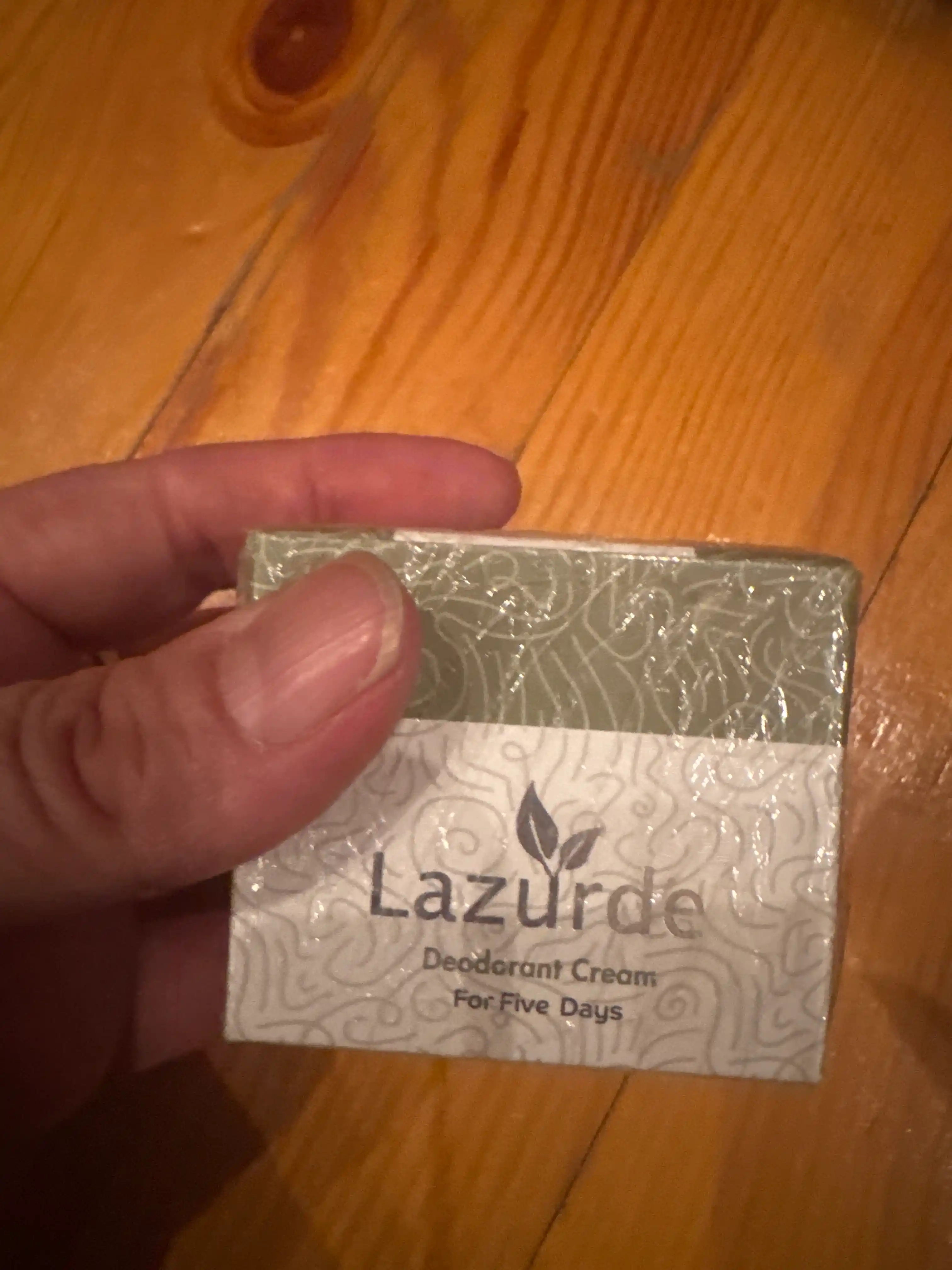 Lazurde Ayollar uchun dezodorant, ter hidiga qarshi antiperspirant krem, 50 gr