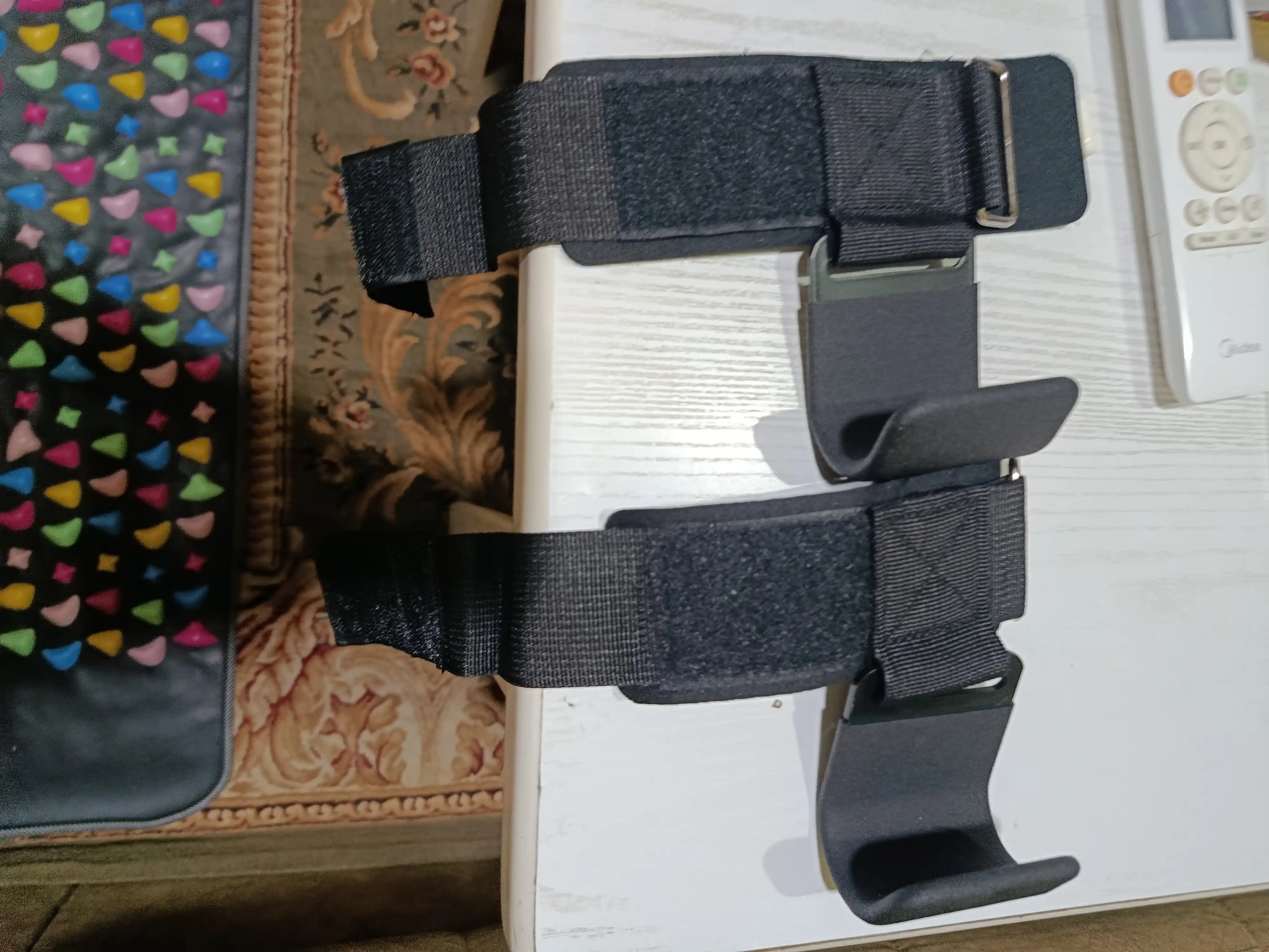 Turnikda tortilish va shtanga ko'tarish uchun maxsus ilgaklar, fitnes va krossfit