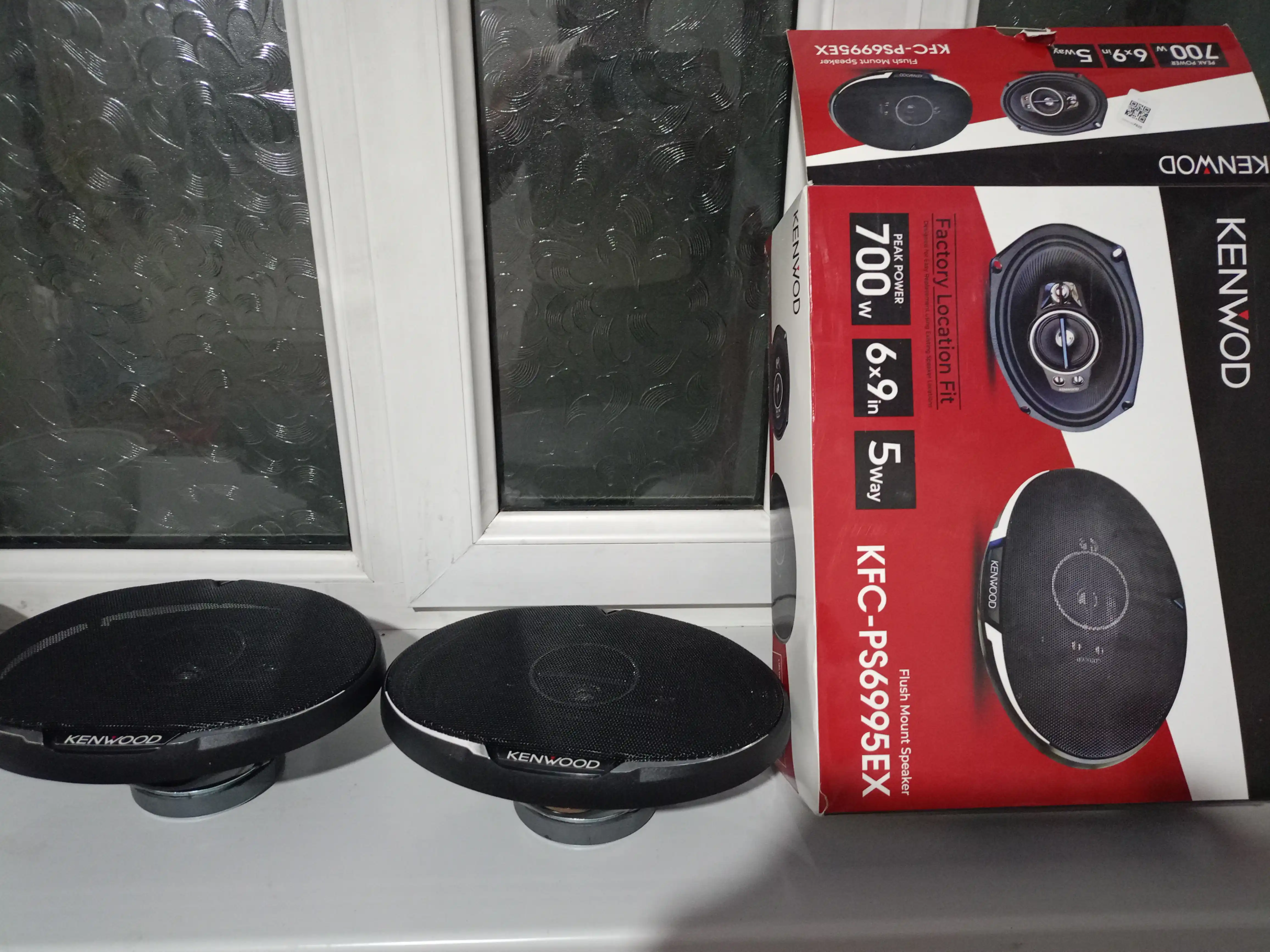 Автомобильные колонки Kenwood 700 Вт