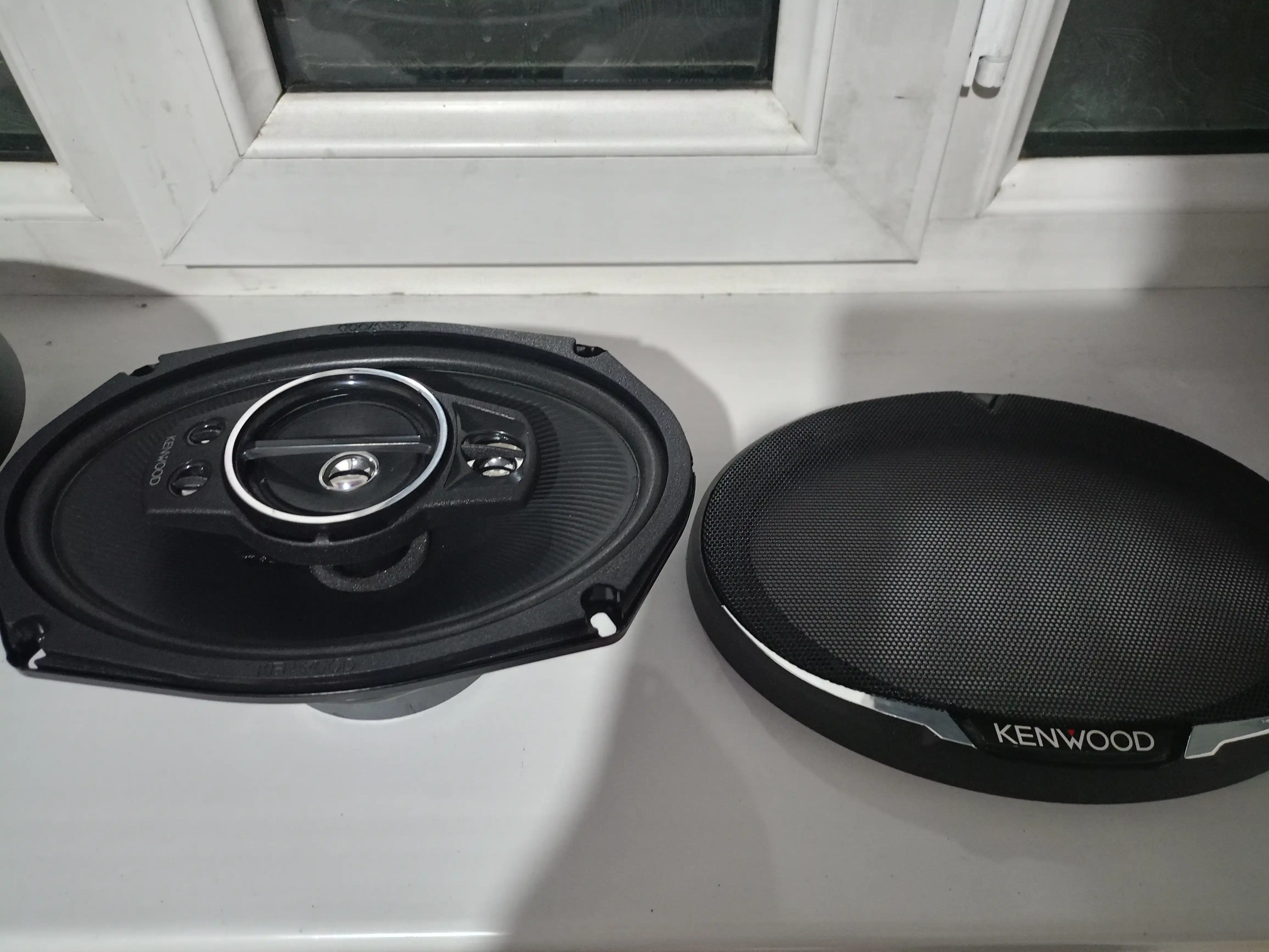 Автомобильные колонки Kenwood 700 Вт
