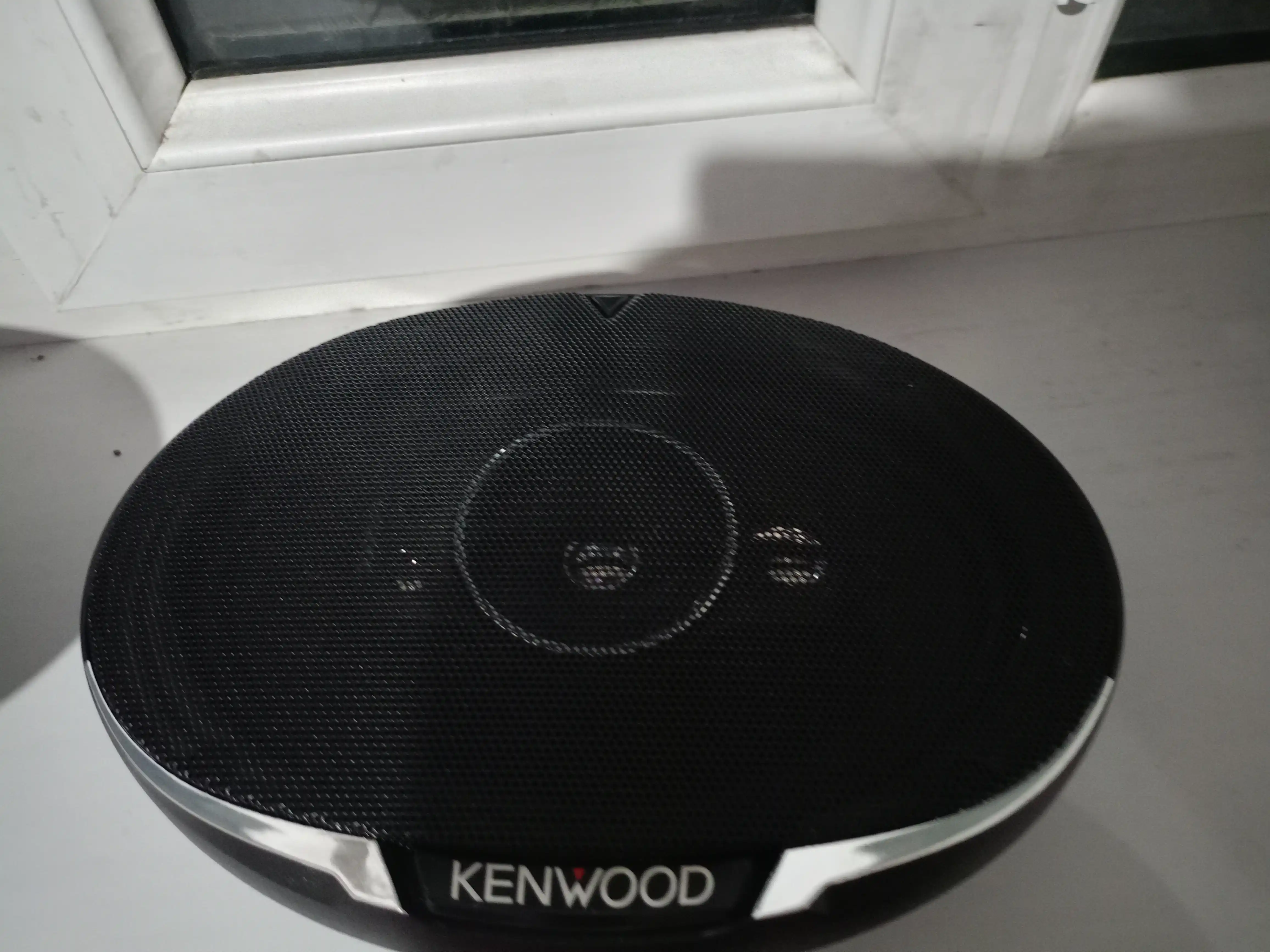 Автомобильные колонки Kenwood 700 Вт