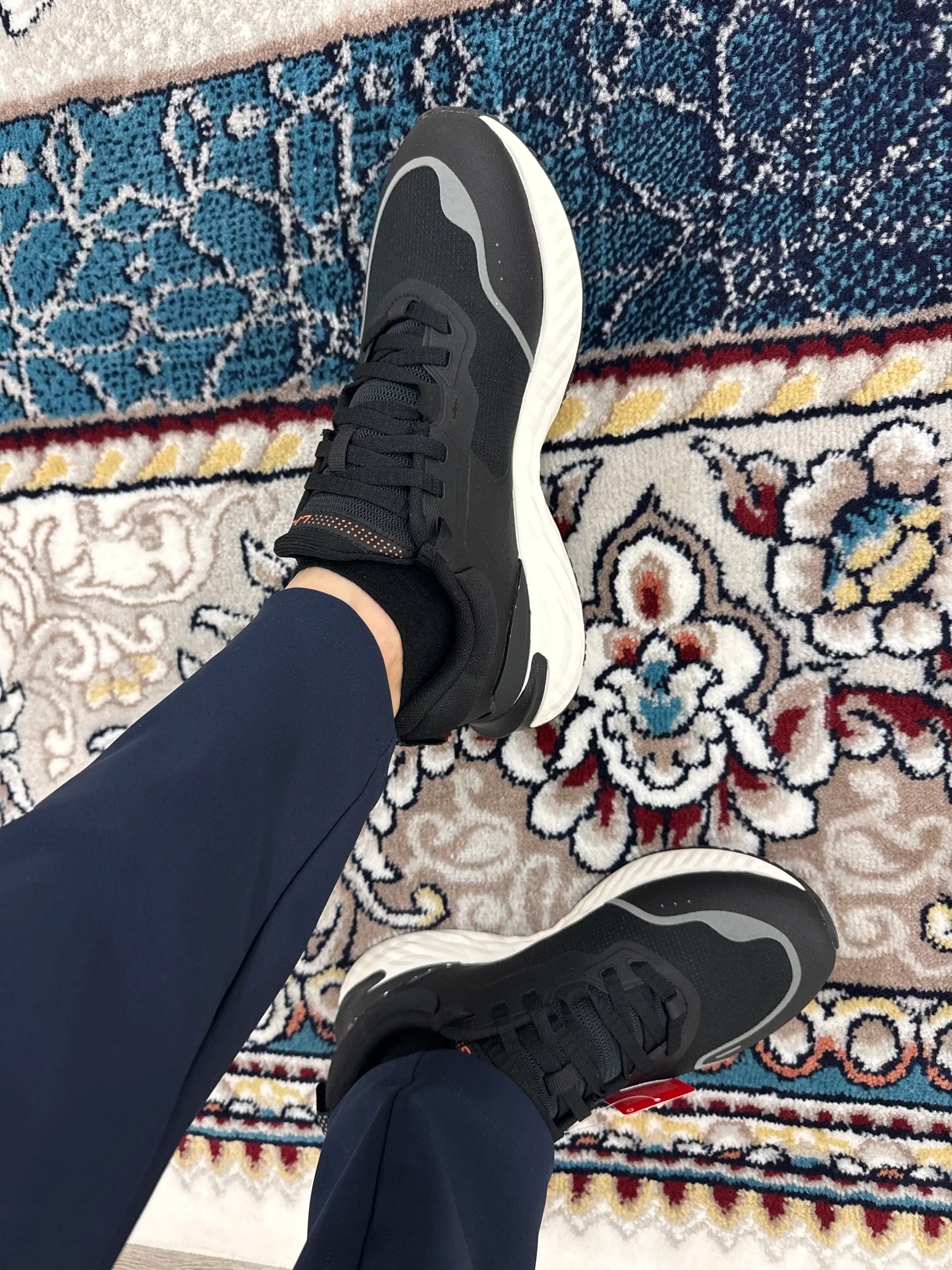 Li-Ning Floating Cloud — лёгкие мужские кроссовки с мягкой амортизацией и дышащим верхом