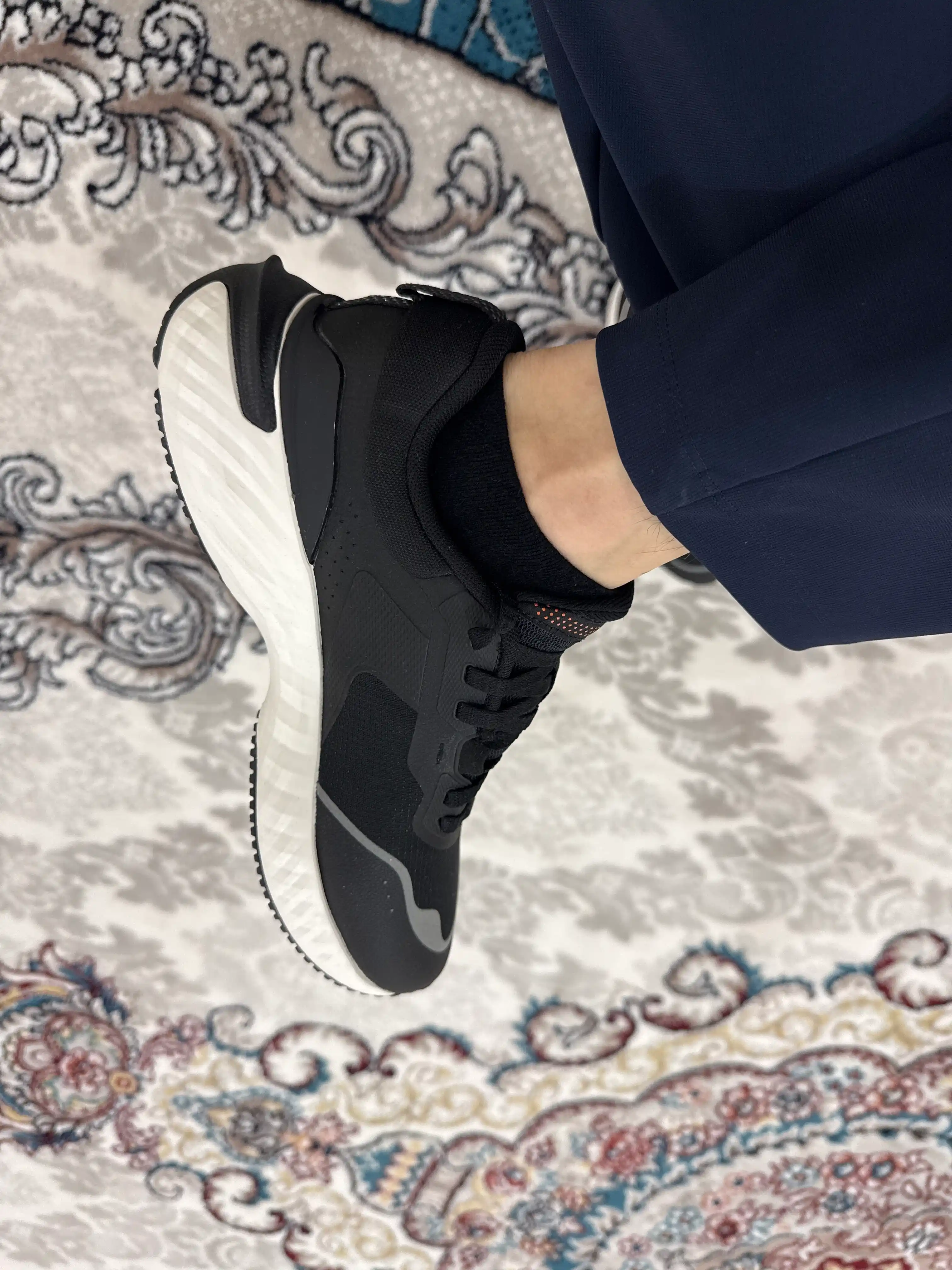 Li-Ning Floating Cloud — лёгкие мужские кроссовки с мягкой амортизацией и дышащим верхом
