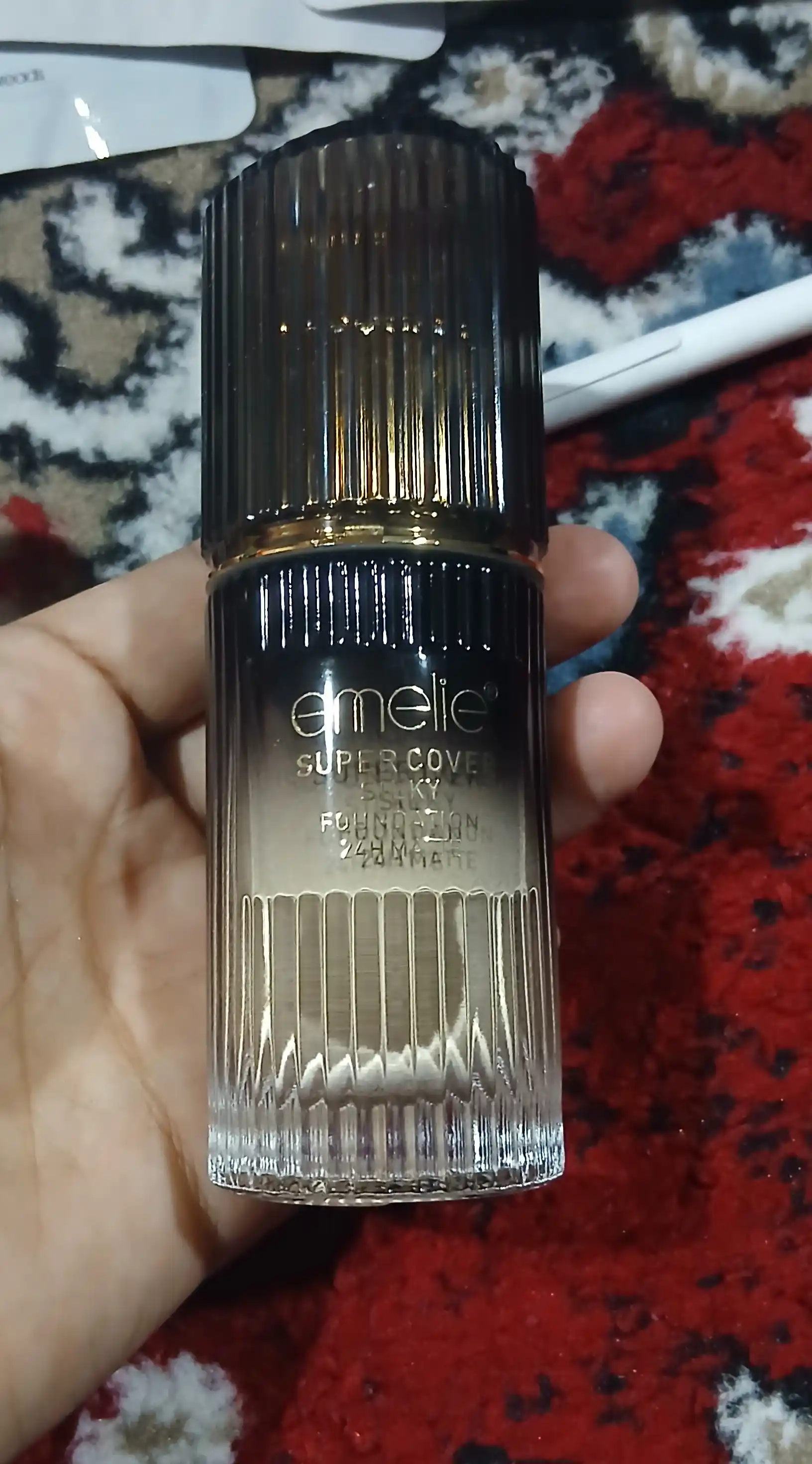 Тональный крем для лица Emelie SPF, стойкий, матовый эффект и ровное покрытие