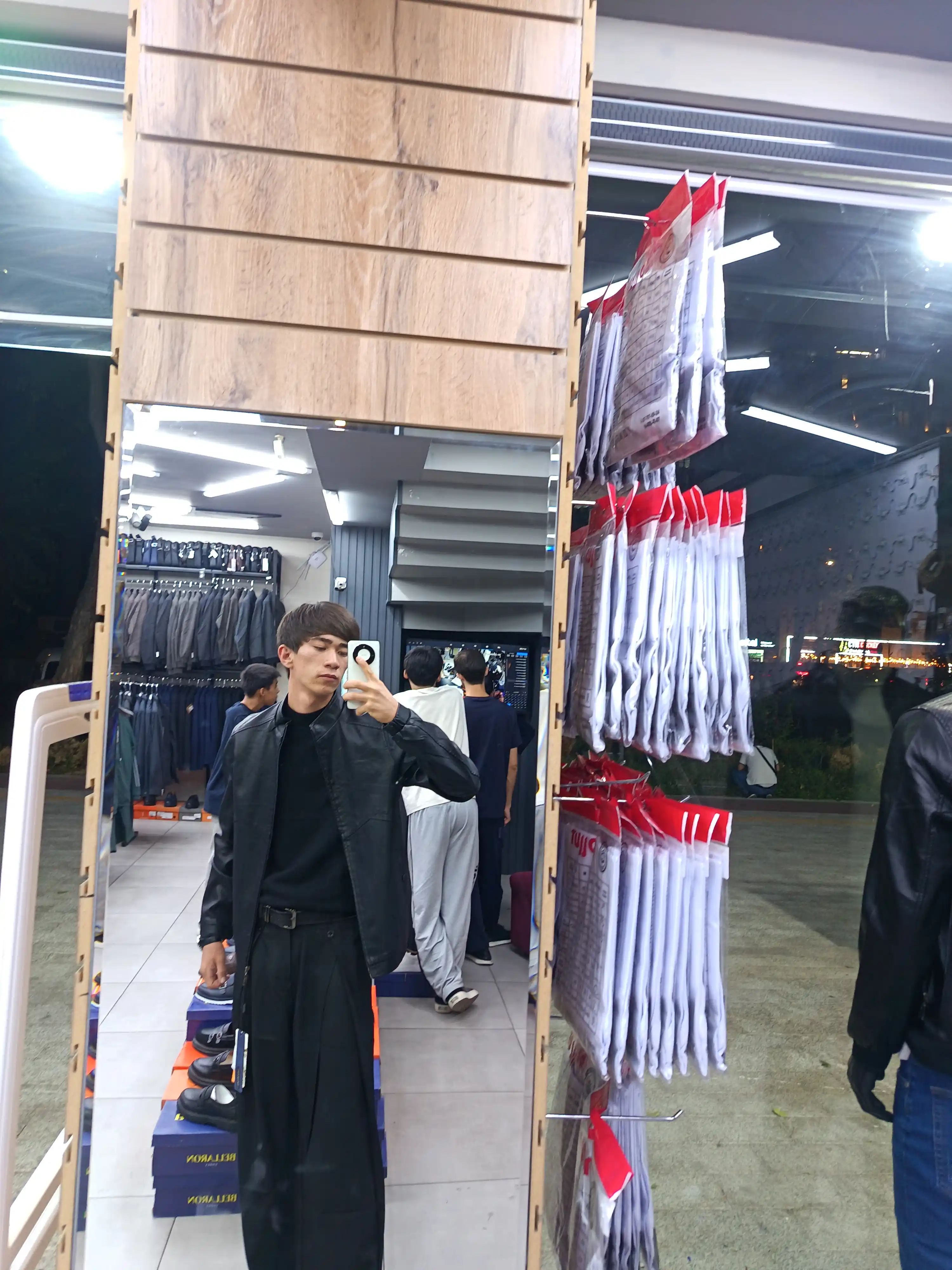 Baggy keng erkaklar shimi, erkin bichimli kyulot, oversize qisqichli ishton, kundalik