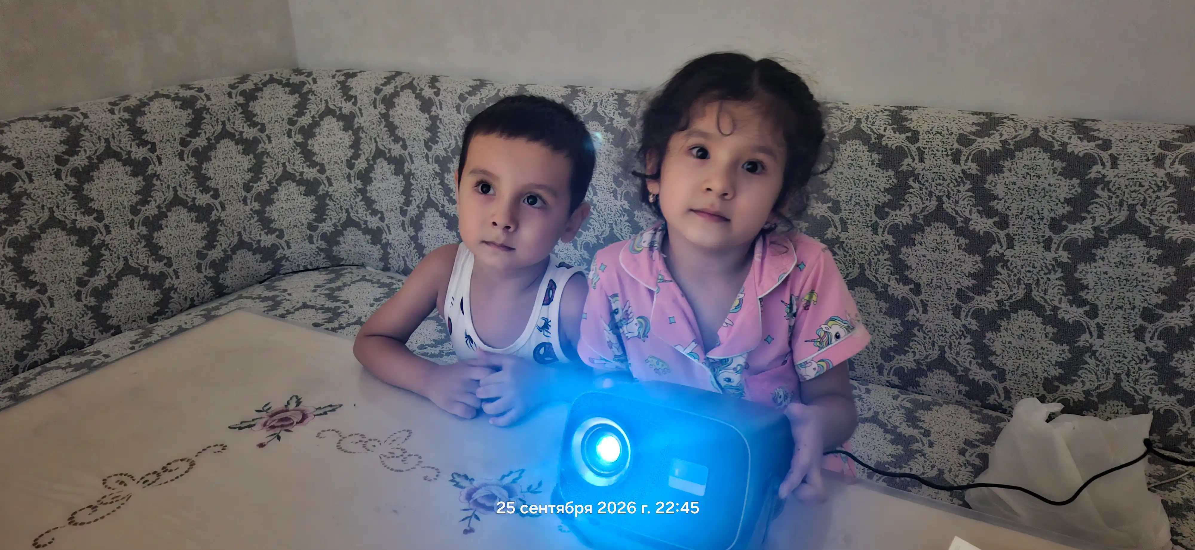 A10 Plus film proyektori, Android 4K proyektori + Wi-Fi, Bluetooth, HDMI