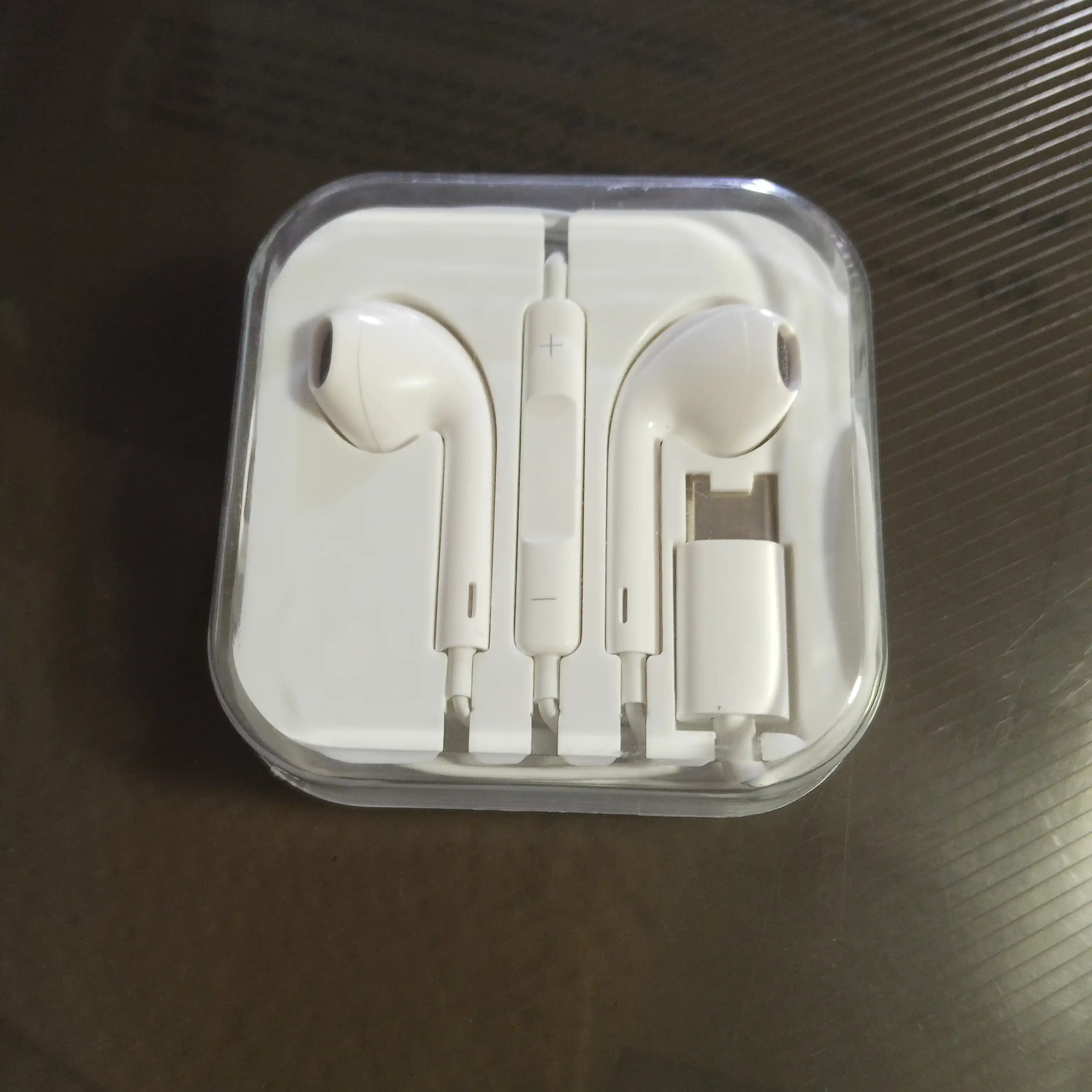 Simli quloqchinlar Lightning va Type-C ulagichli, iPhone va android smartfonlari uchun