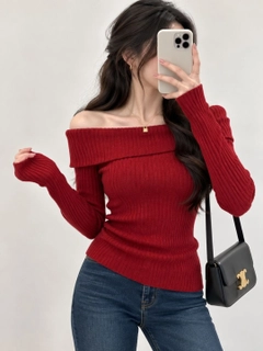 Тёмно-бордовый