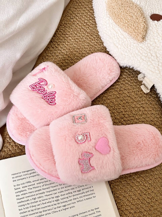 Ayollar uchun yumshoq uy shippaklari, mo‘ynali tapochki, yurakchali, Hello Kitty
