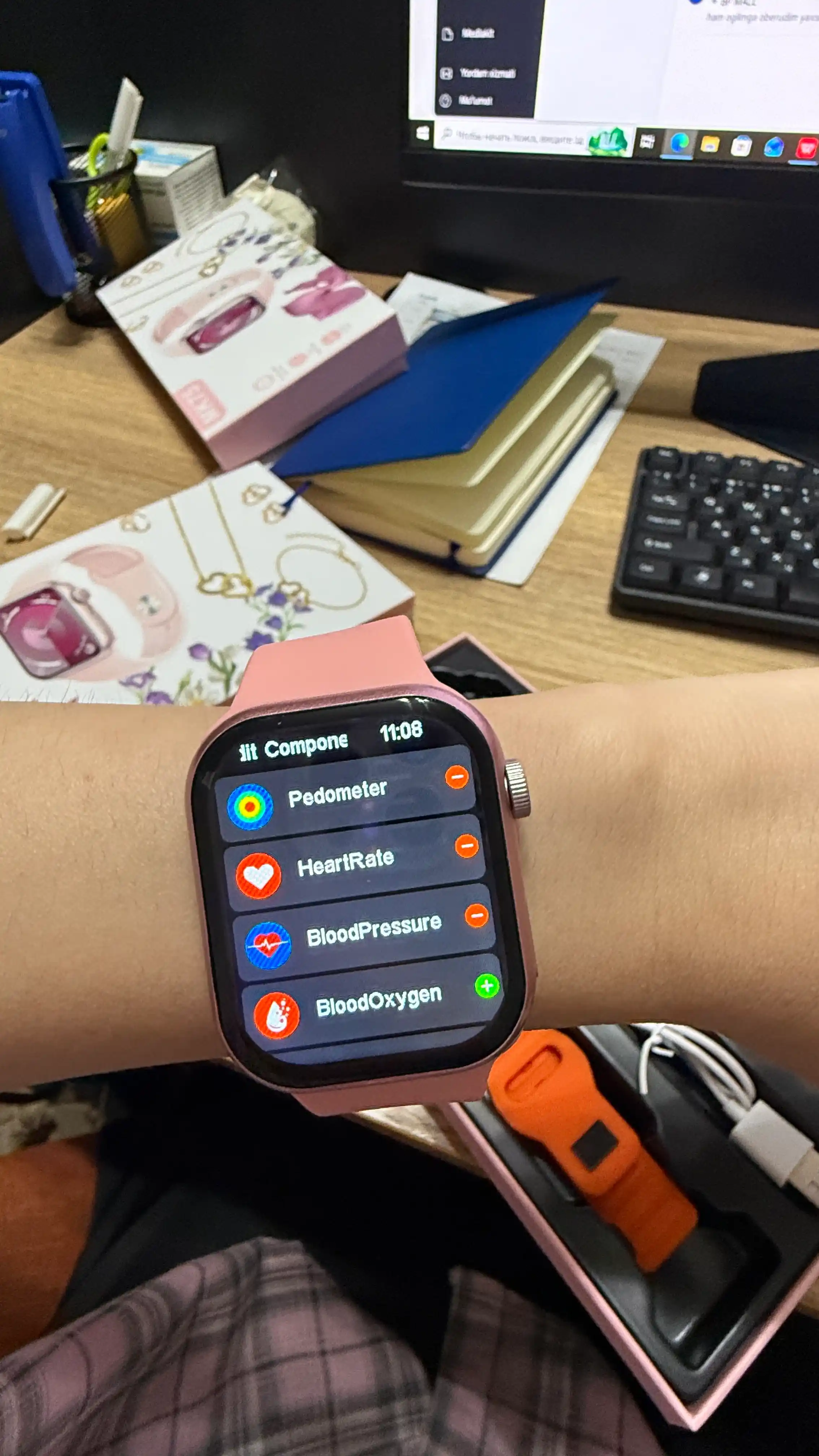 Smart Watch MK75 ayollar aqlli soati + taqinchoqlar sovg'a to'plami 3 xil remeshogi bilan