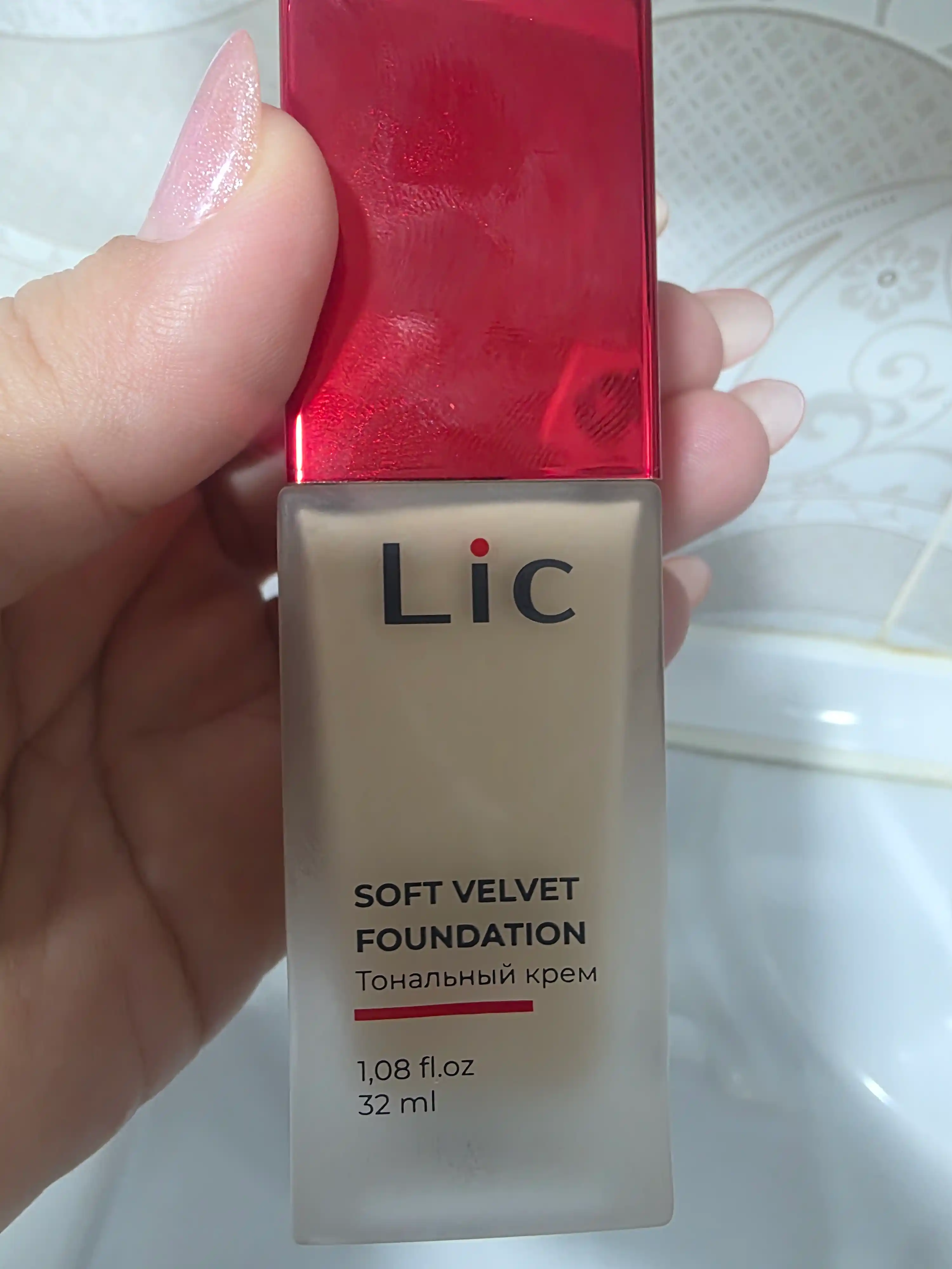 Soft Velvet Lic tonal kremi