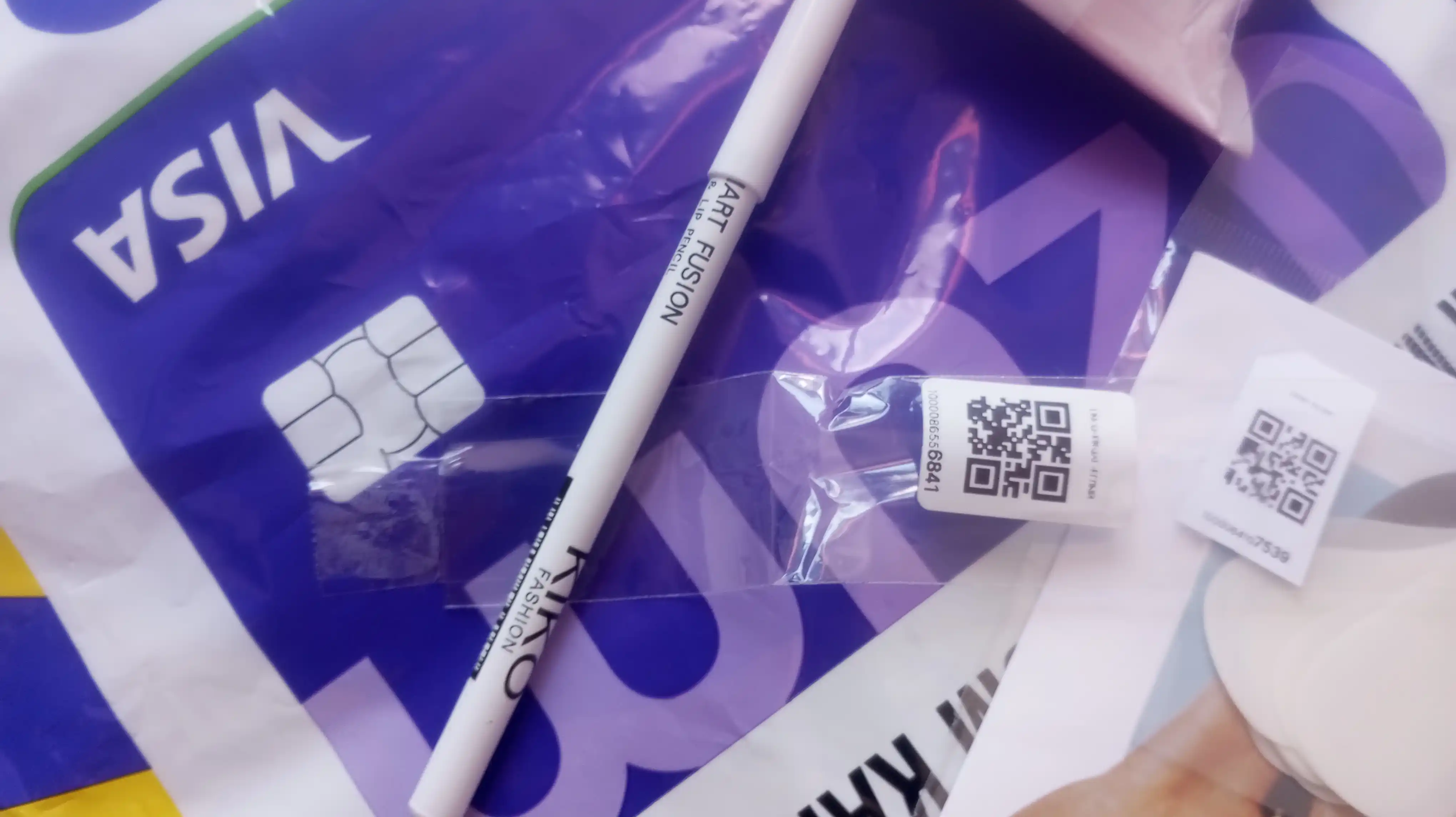 Карандаш для глаз и губ Kiko milano, белый, чёрный, водостойкий 