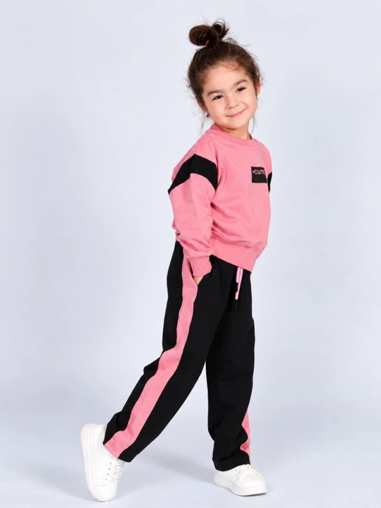 3 yoshdan 6 yoshgacha bo‘lgan qizlar uchun ikki qismli bolalar sport kostyumi