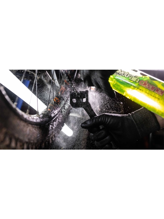 Muc-Off Bicycle Chain Brush velosiped zanjirini tozalash cho‘tkasi