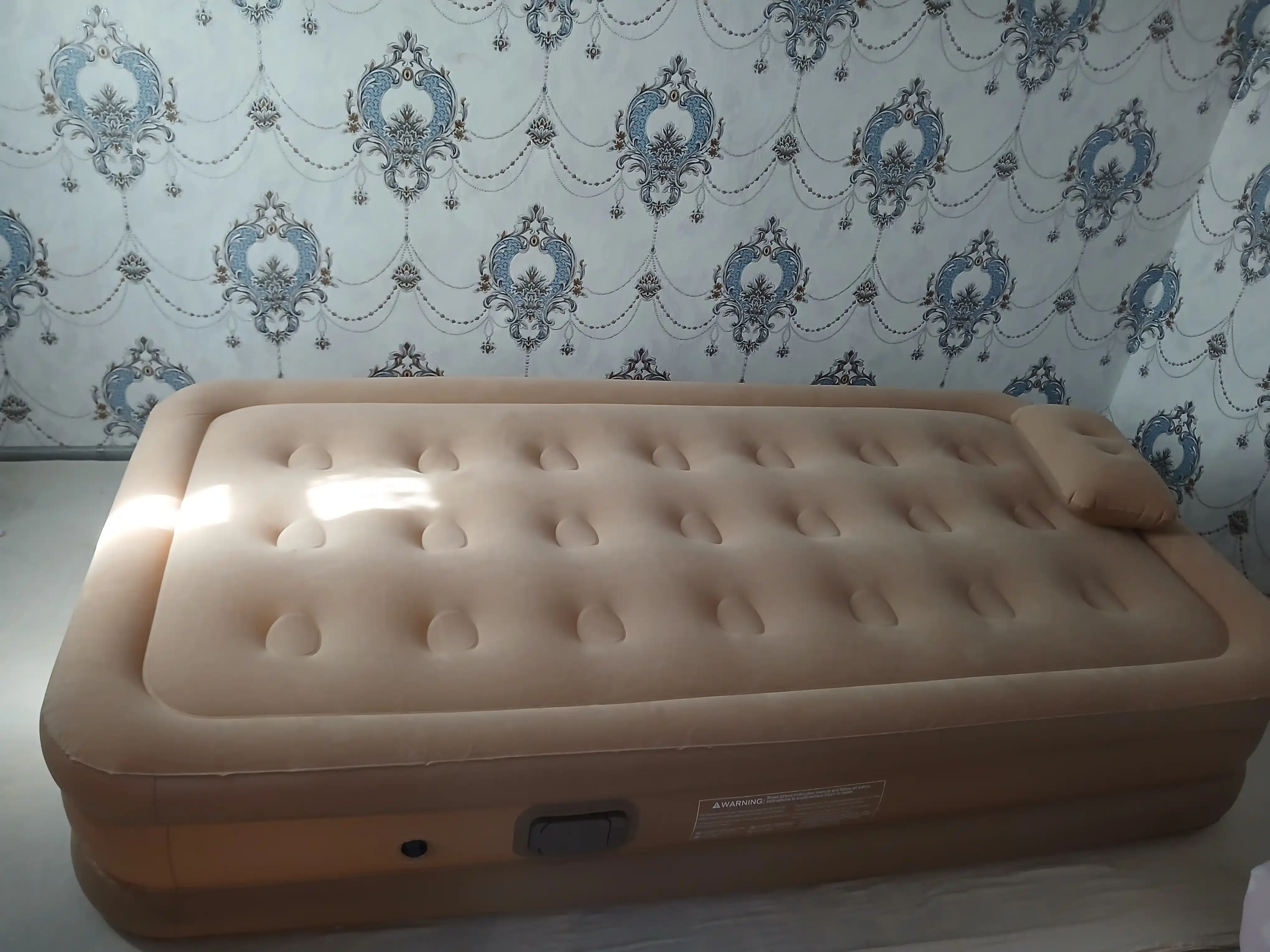 2 kishilik avtomatik havo matrasi 200×150×40 sm, elektr nasosli