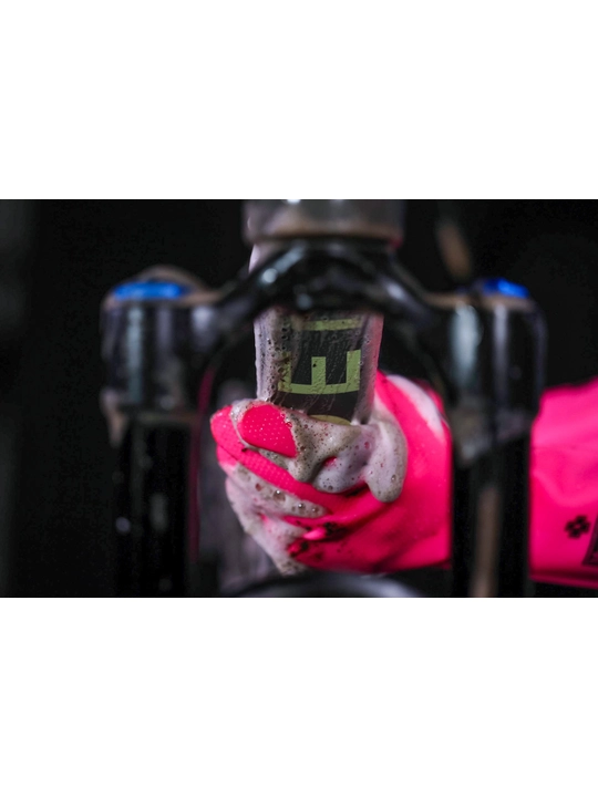 Muc-Off Deep Scrubber Gloves — силиконовые перчатки для чистки велосипеда