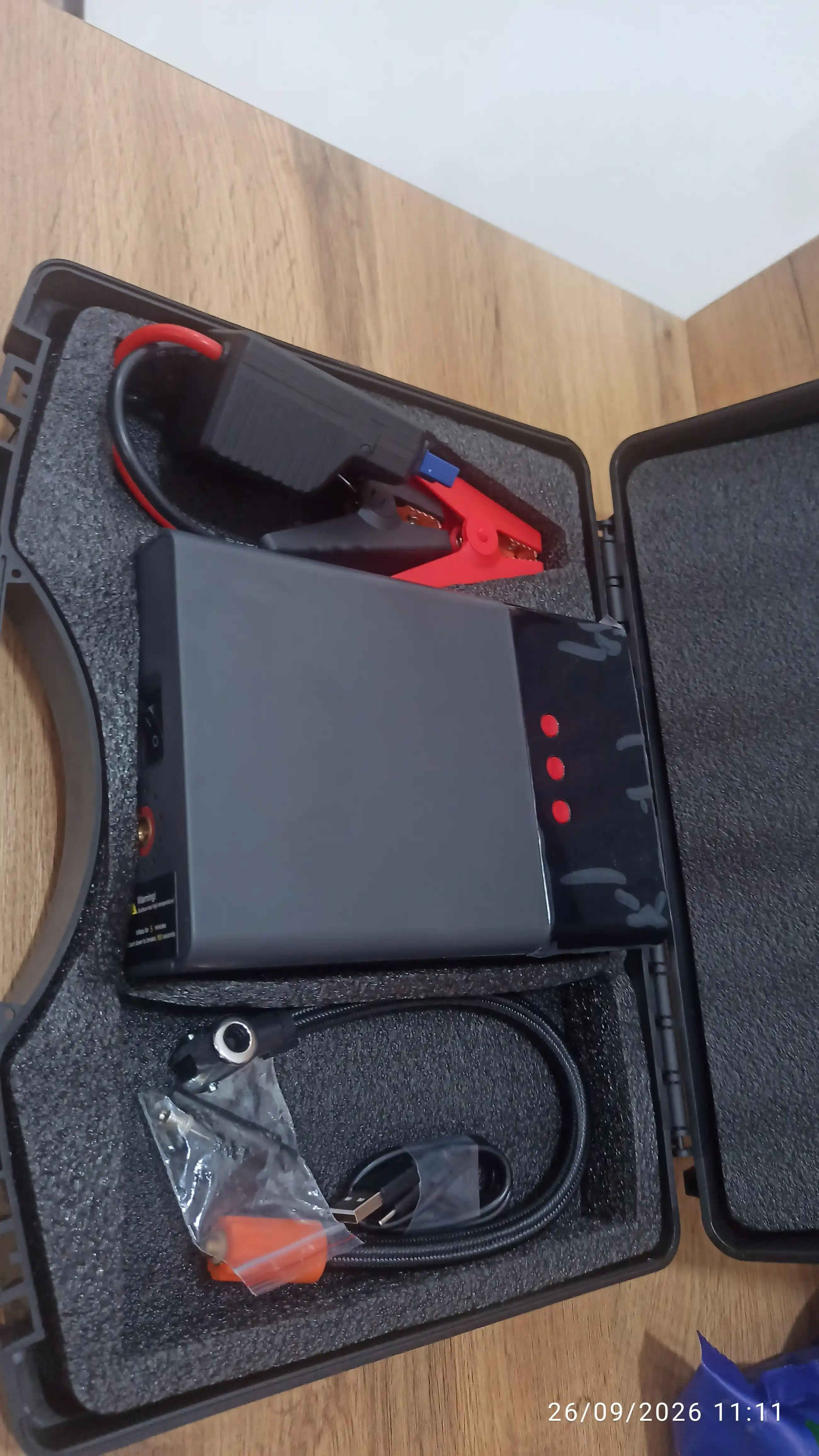 Q9 Powerbank avtomobil uchun, akkumlyatorga starter, zaryadlovchi, fonar, va nasos