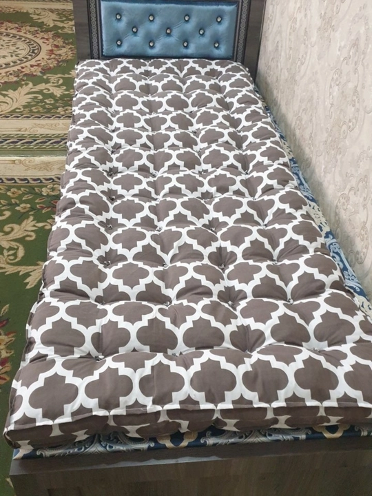 Yumshoq matras, yig‘iladigan, ko‘chma