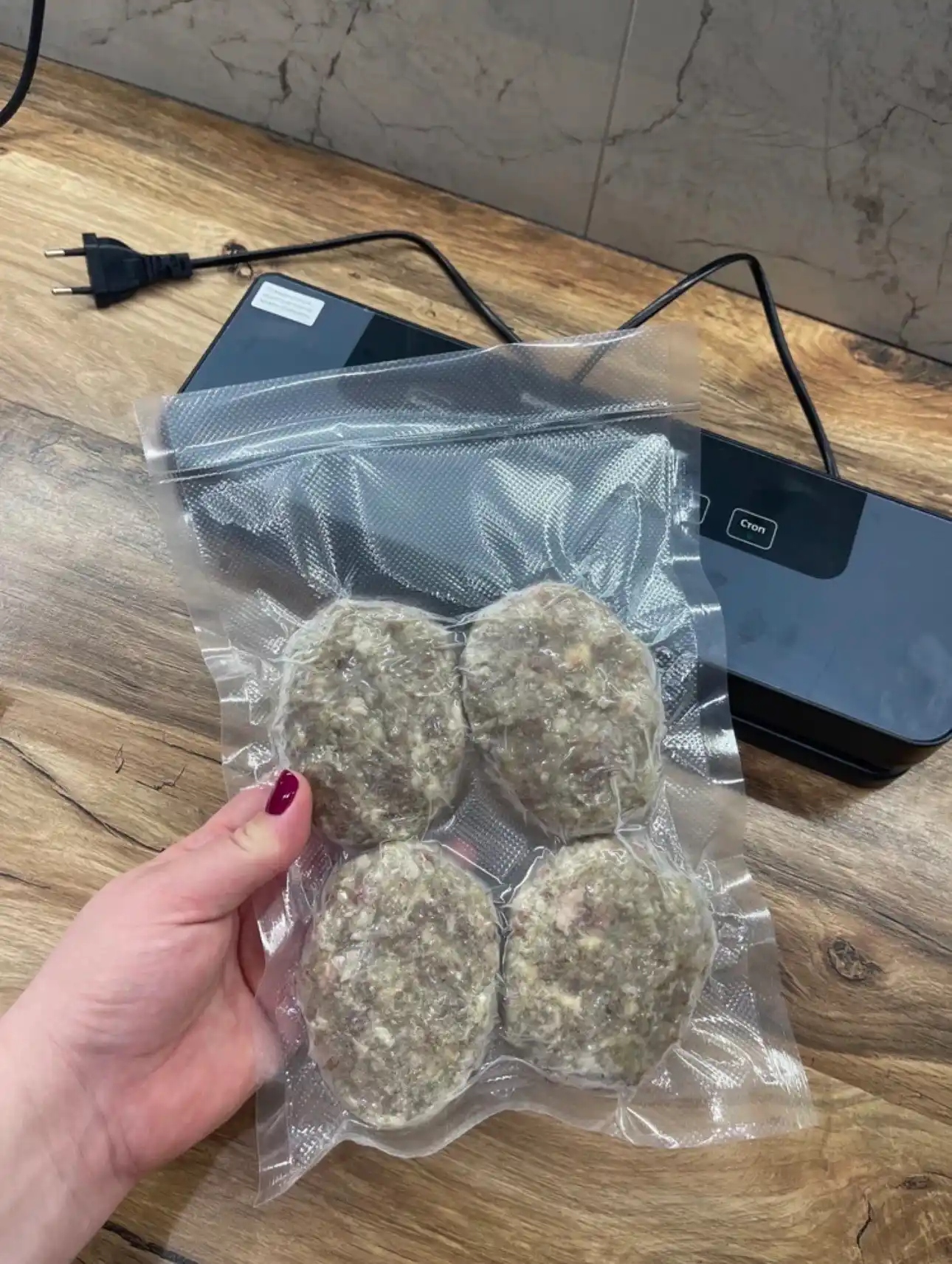 Вакуумные упаковщик, вакууматор для продуктов с пакетами