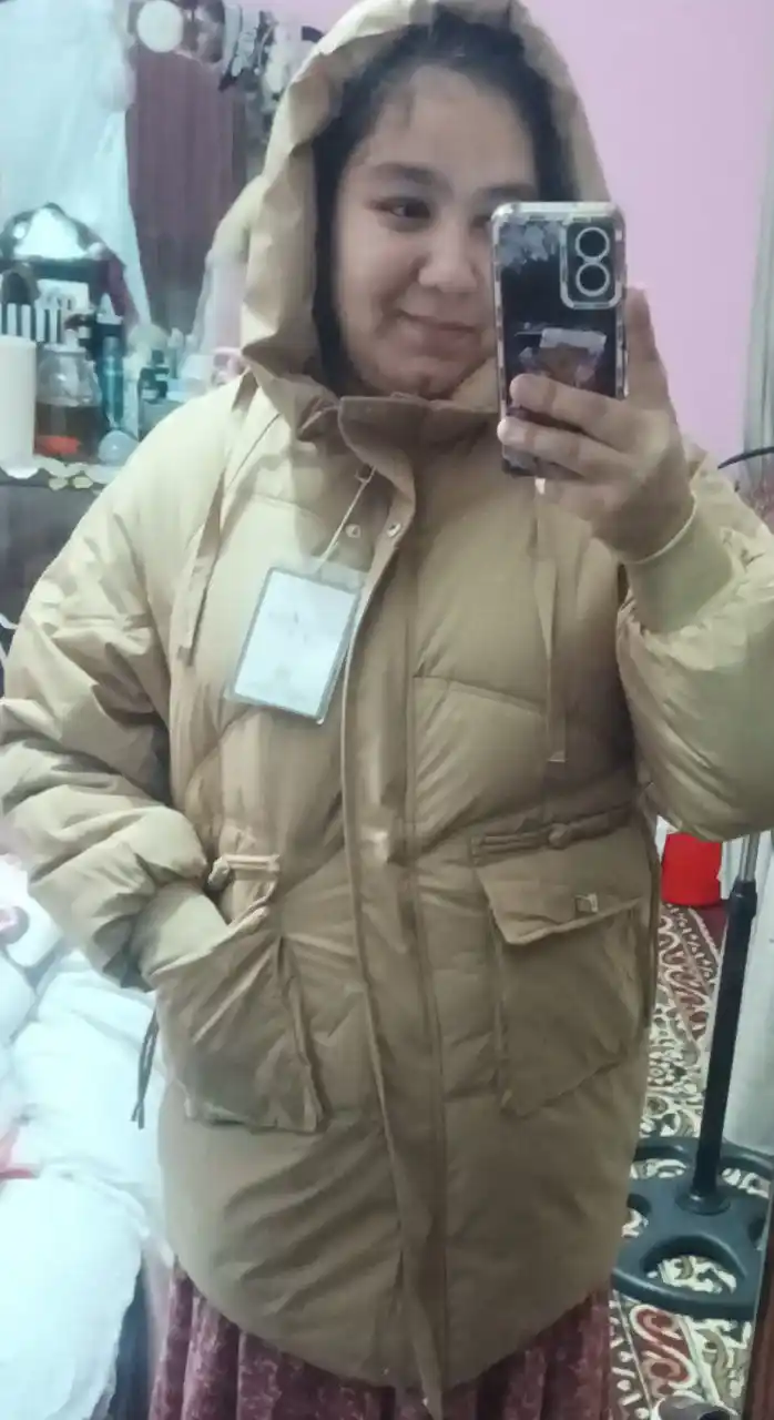 Kurtka ayollar uchun, oversize, qalin kapishoni bilan still koreyskiy kuz va qish uchun
