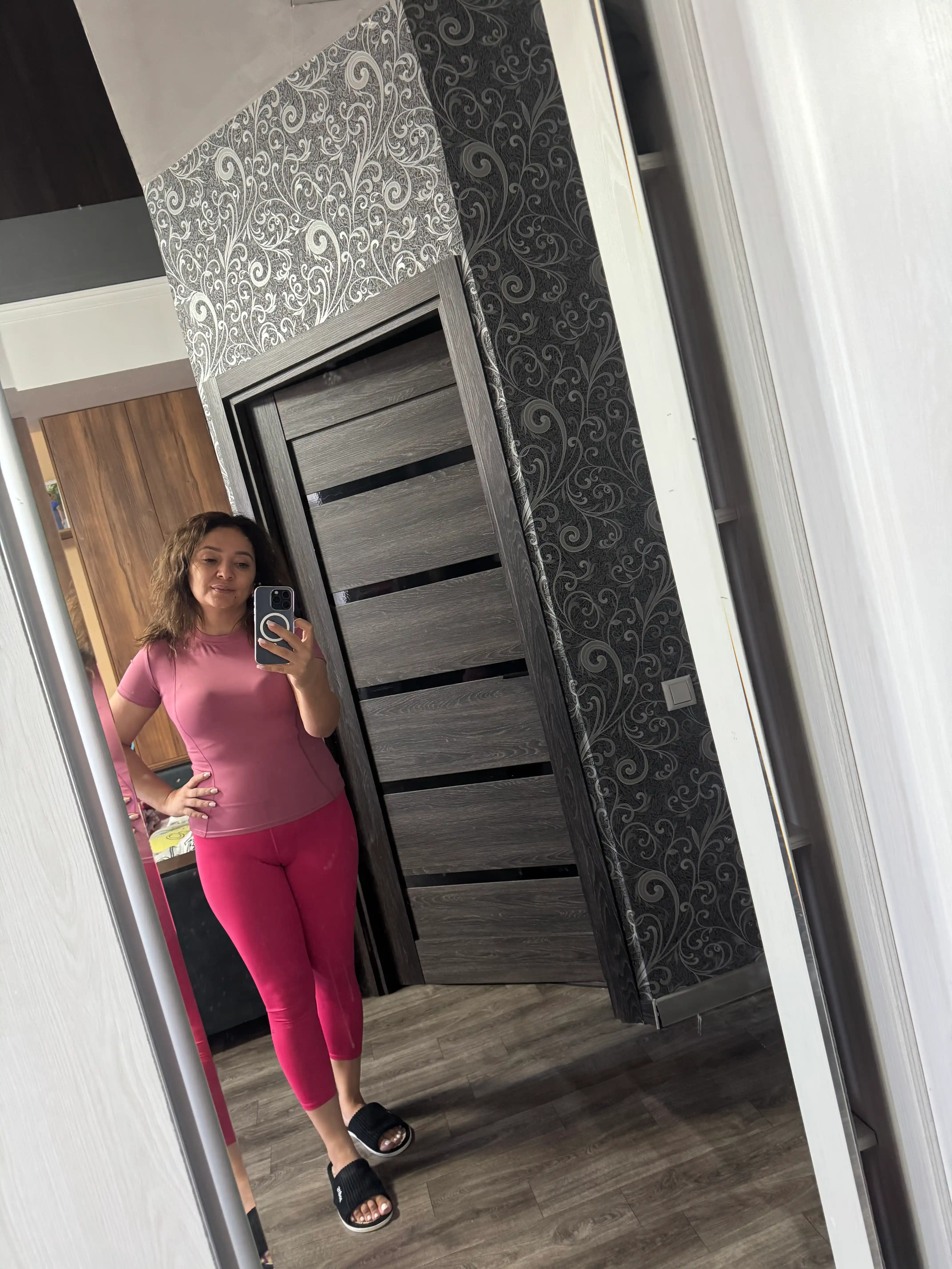 Sport top, fitnes kiyim ayollar uchun