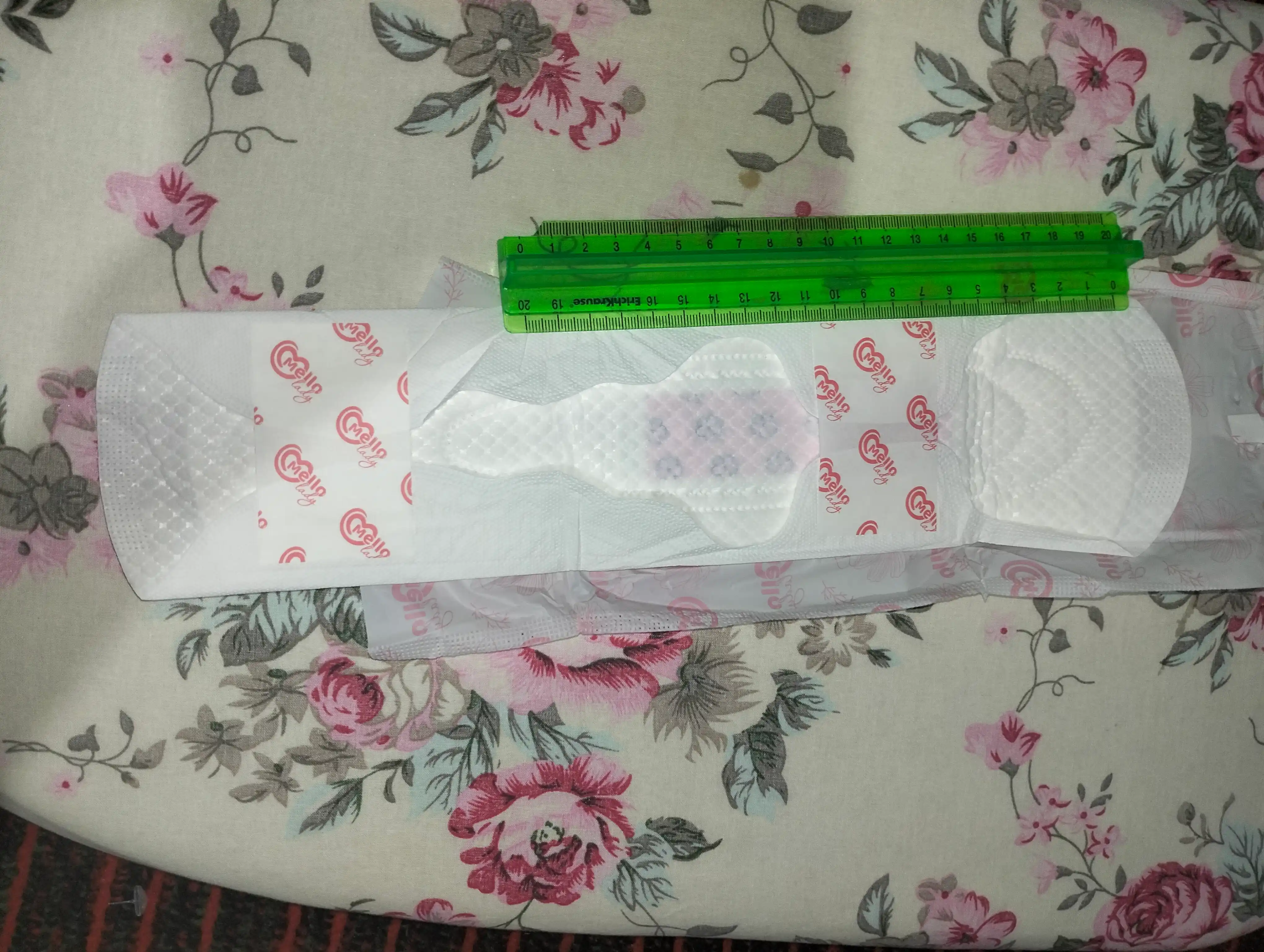 Ayollar gigiyenik tagliklari Mello lady 6, o‘lchami 350 mm + Mello nam salfetkalari 1 dona