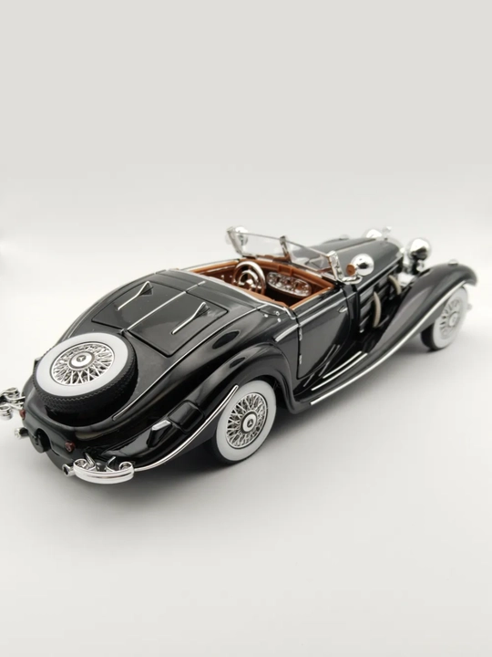 Mercedes-Benz 500K kolleksion inertsiya mashinasi, ochiladigan eshiklar bilan