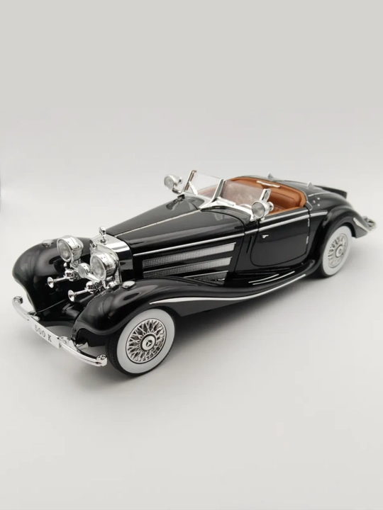 Mercedes-Benz 500K kolleksion inertsiya mashinasi, ochiladigan eshiklar bilan