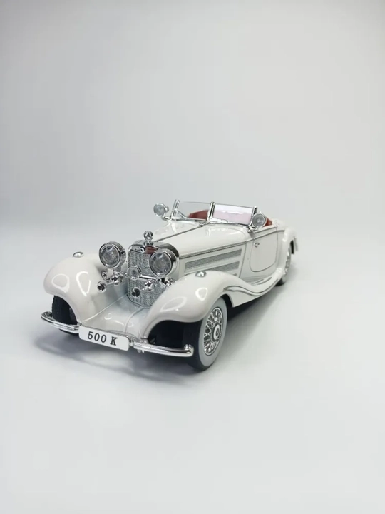 Mercedes-Benz 500K kolleksion inertsiya mashinasi, ochiladigan eshiklar bilan