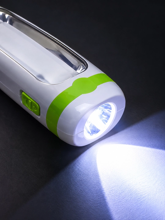 LED фонарь с мощным освещением и боковой LED-панелью
