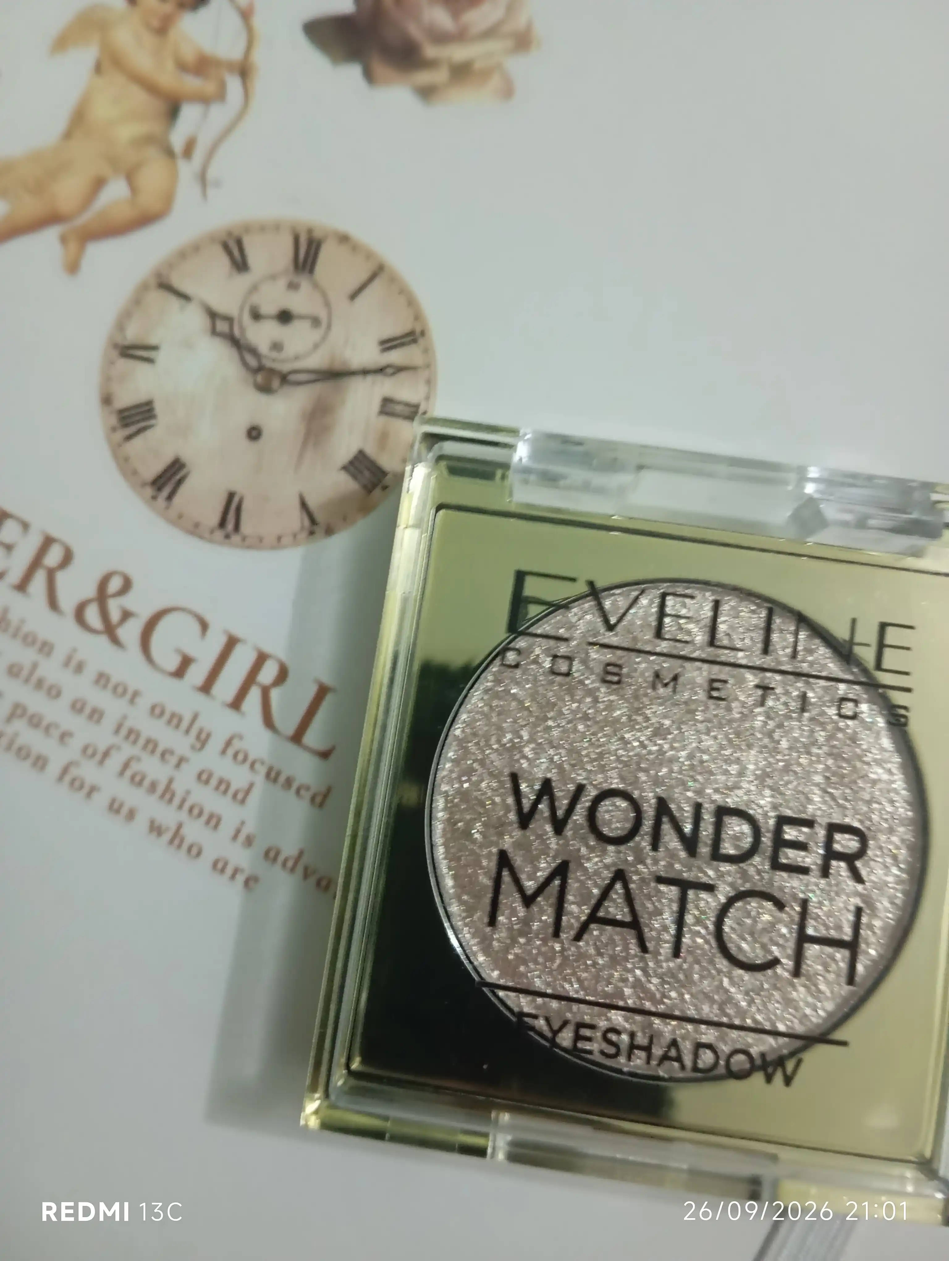 Тени-топер для век с глиттером Eveline Wonder Match №05 Golden Glow 3 г