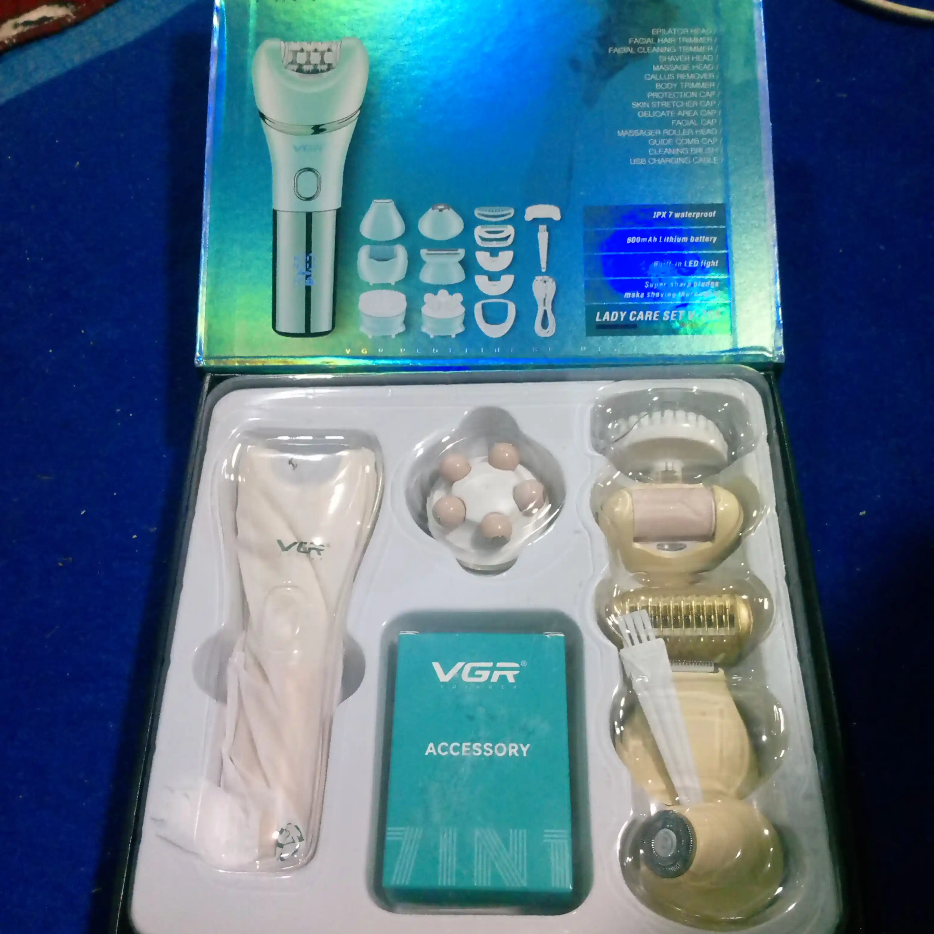 Professional epilyator modeli VGR V-756 simsiz, 7 si 1xil nasadka ayollar tanasi uchun