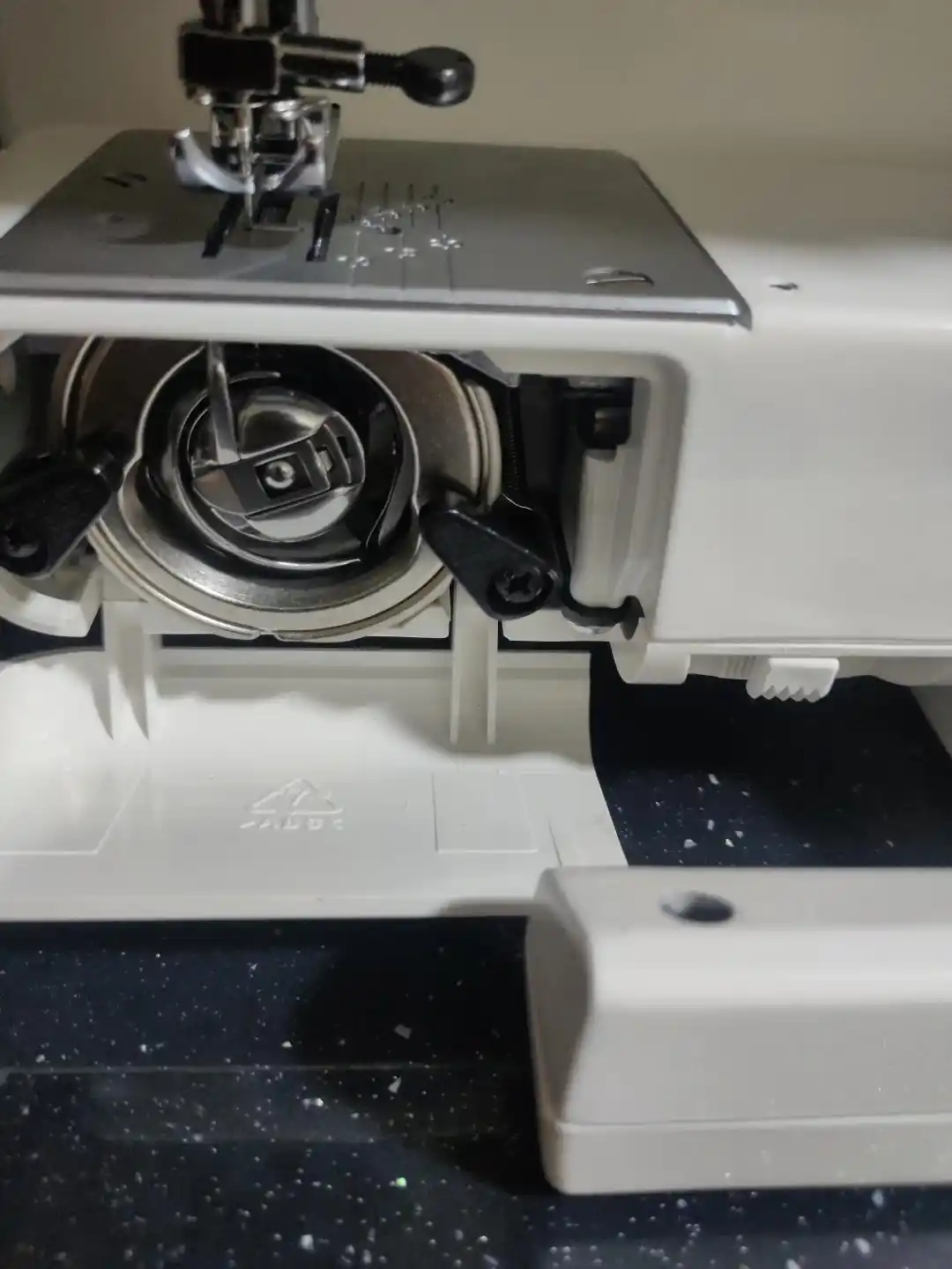Tikuv mashinasi Janome HD1023