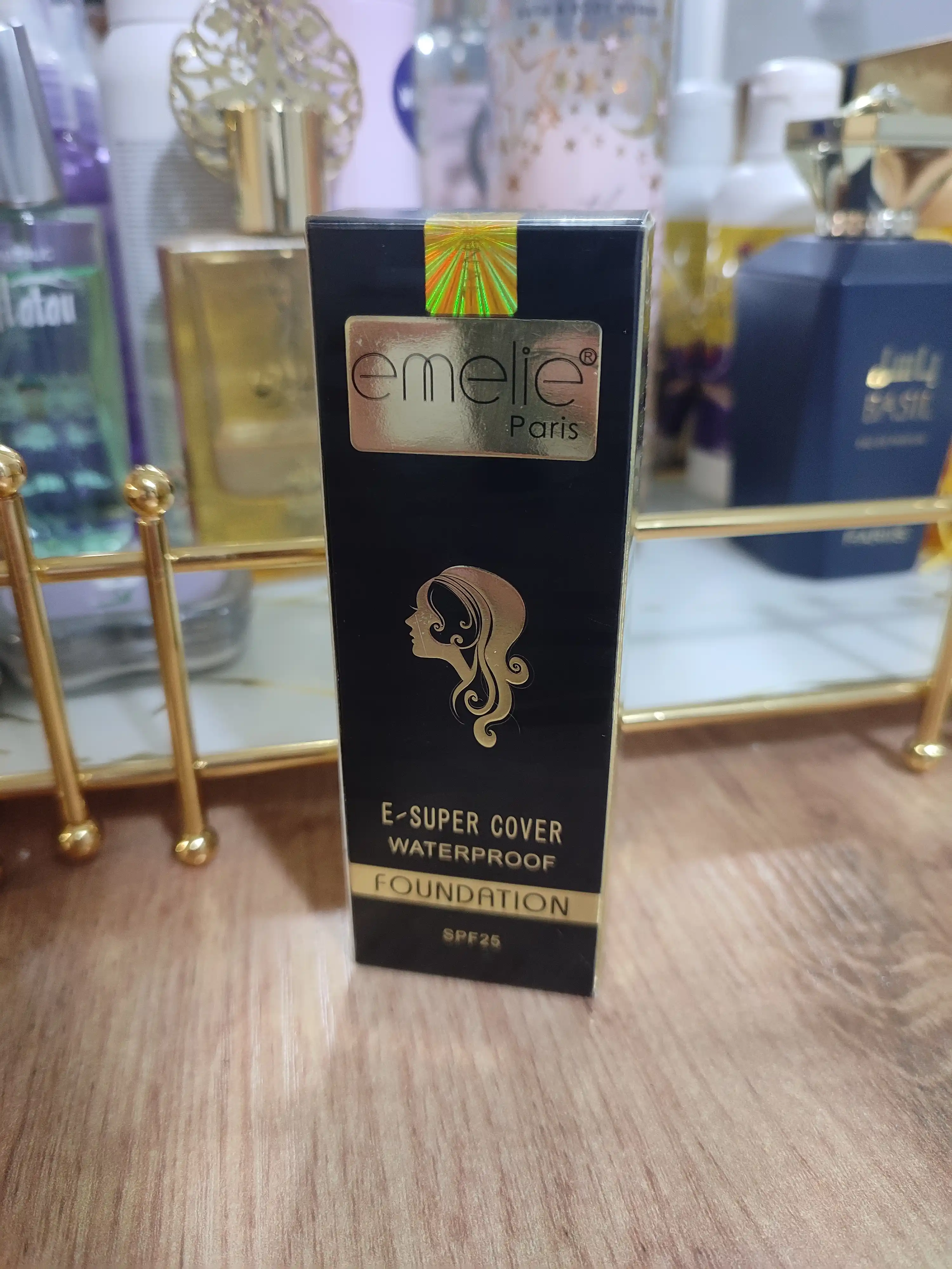 Emelie тональный крем для лица SPF 25, увлажняющий, матовый тон 01 и 02, 45 мл