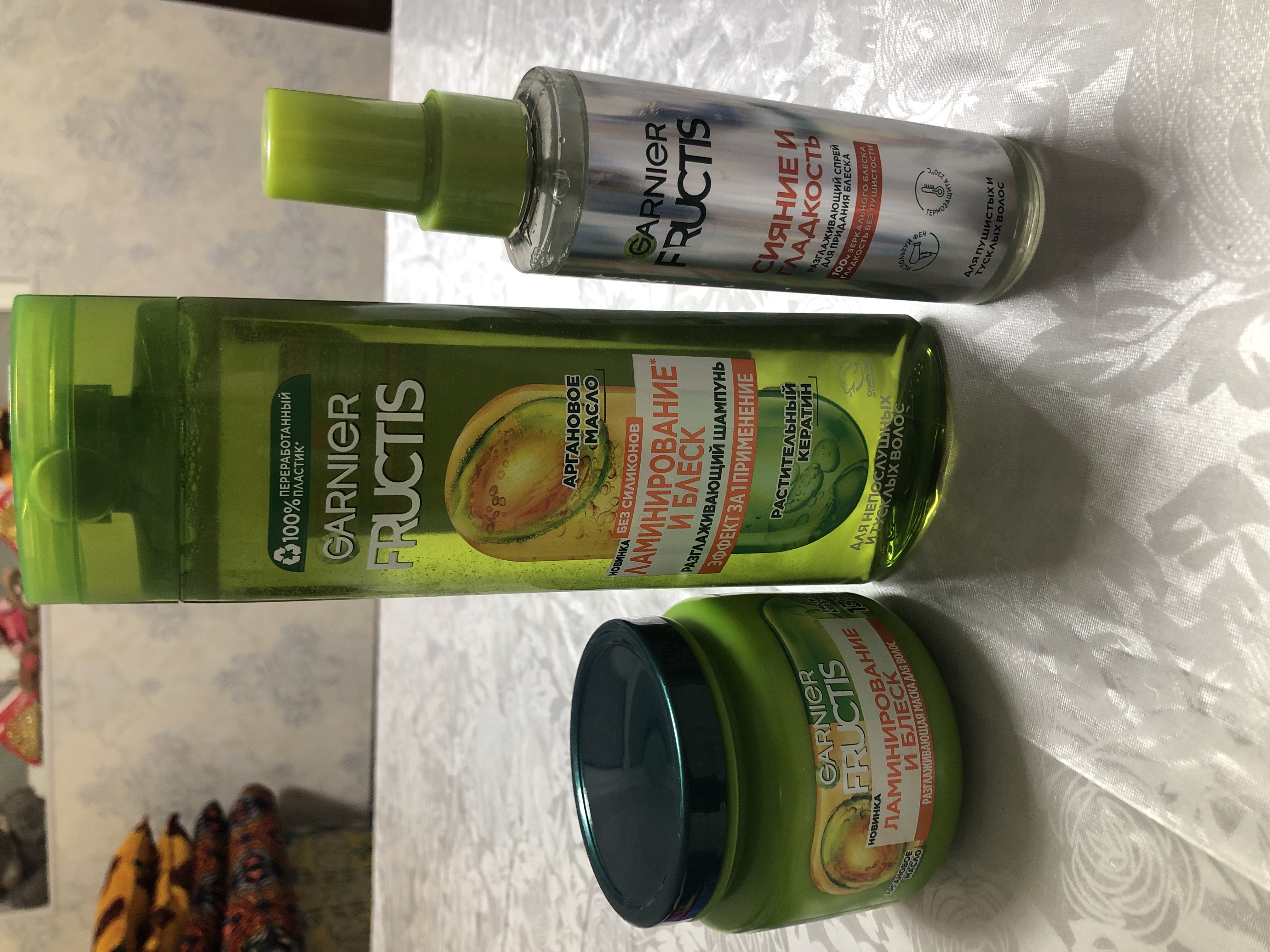 Garnier Fructis soch uchun shampun Laminatsiya va yaltiroqlik, organ moyi bilan, 400 ml