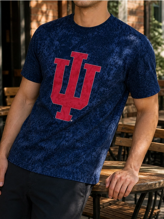 Erkaklar uchun qizil IU monogramma printli paxta oversayz futbolka, qisqa yengli