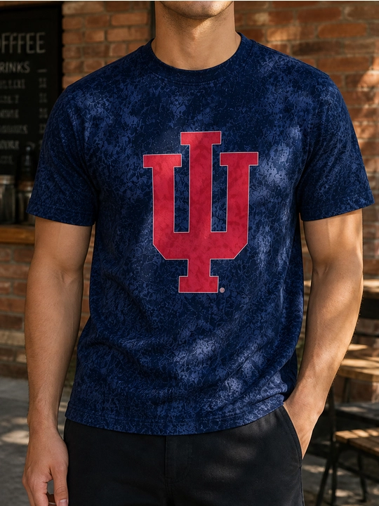 Erkaklar uchun qizil IU monogramma printli paxta oversayz futbolka, qisqa yengli