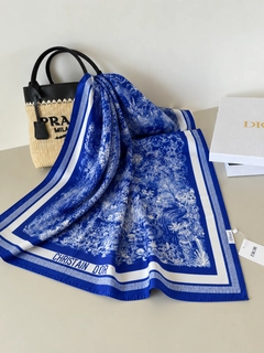 Moviy osmon rangi