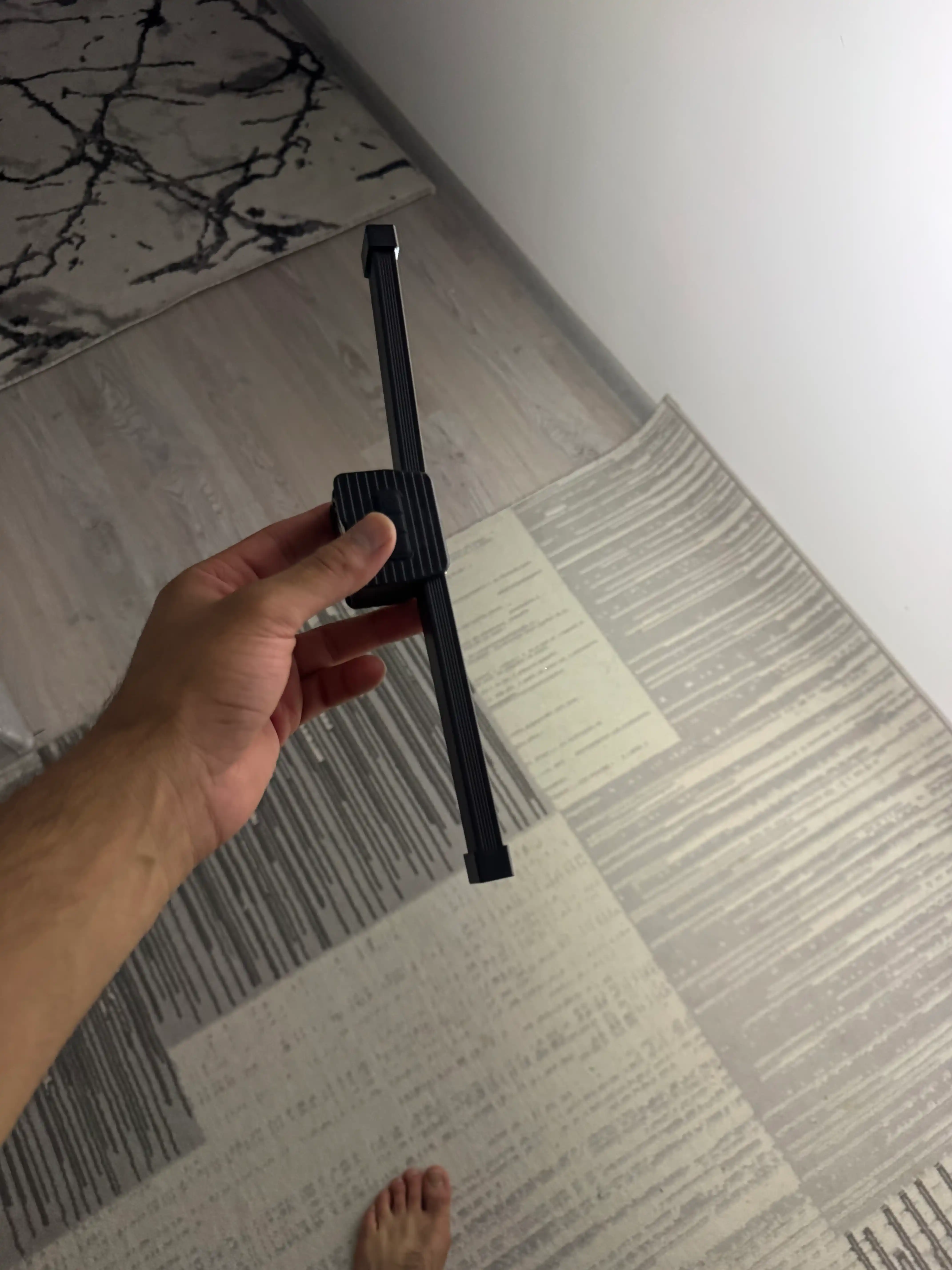 Ko‘p funksiyali LED fonar — 180° buriluvchi, 12 soatli quvvat, COB + XPE, magnitli, Type-C