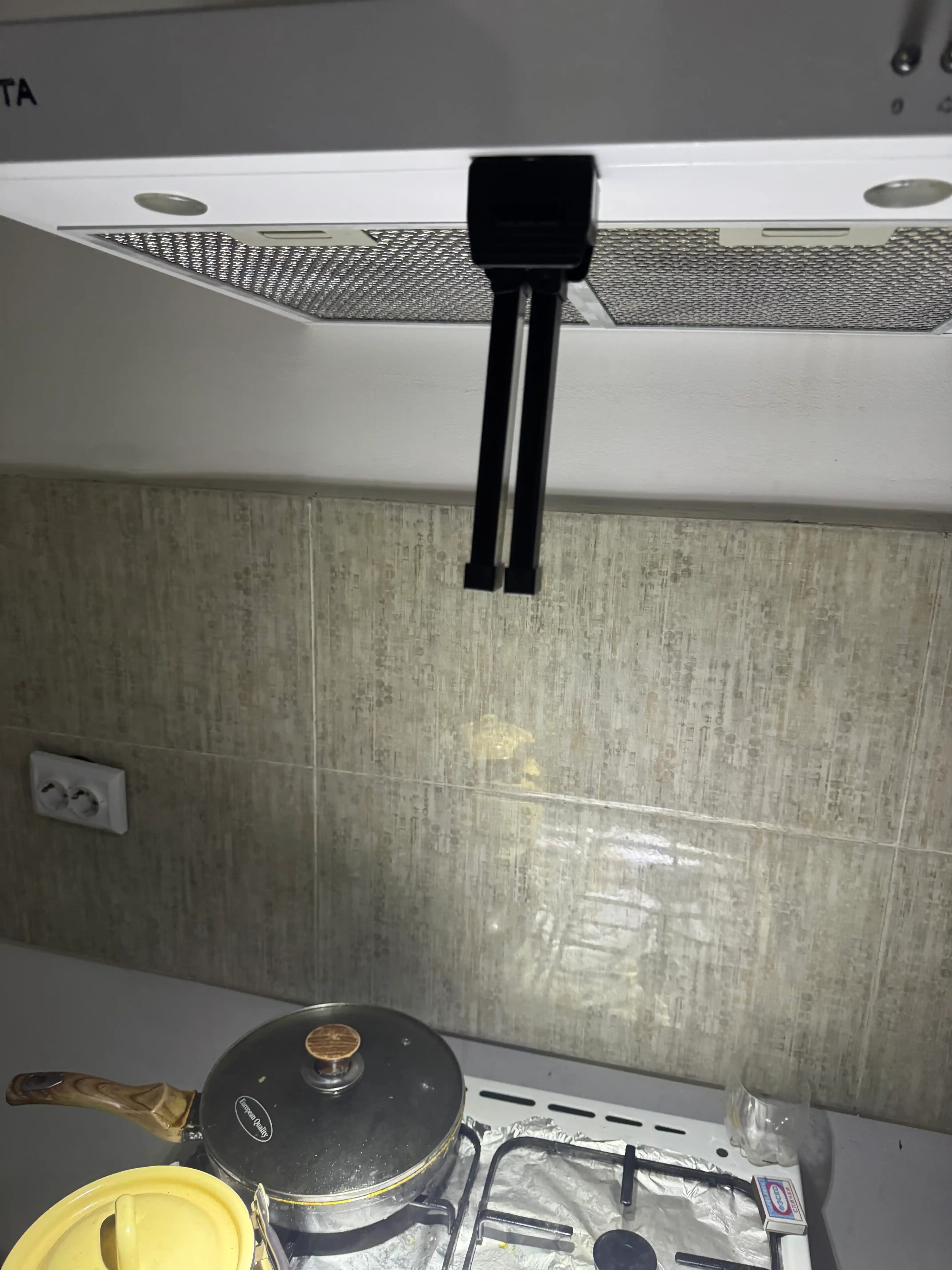 Ko‘p funksiyali LED fonar — 180° buriluvchi, 12 soatli quvvat, COB + XPE, magnitli, Type-C