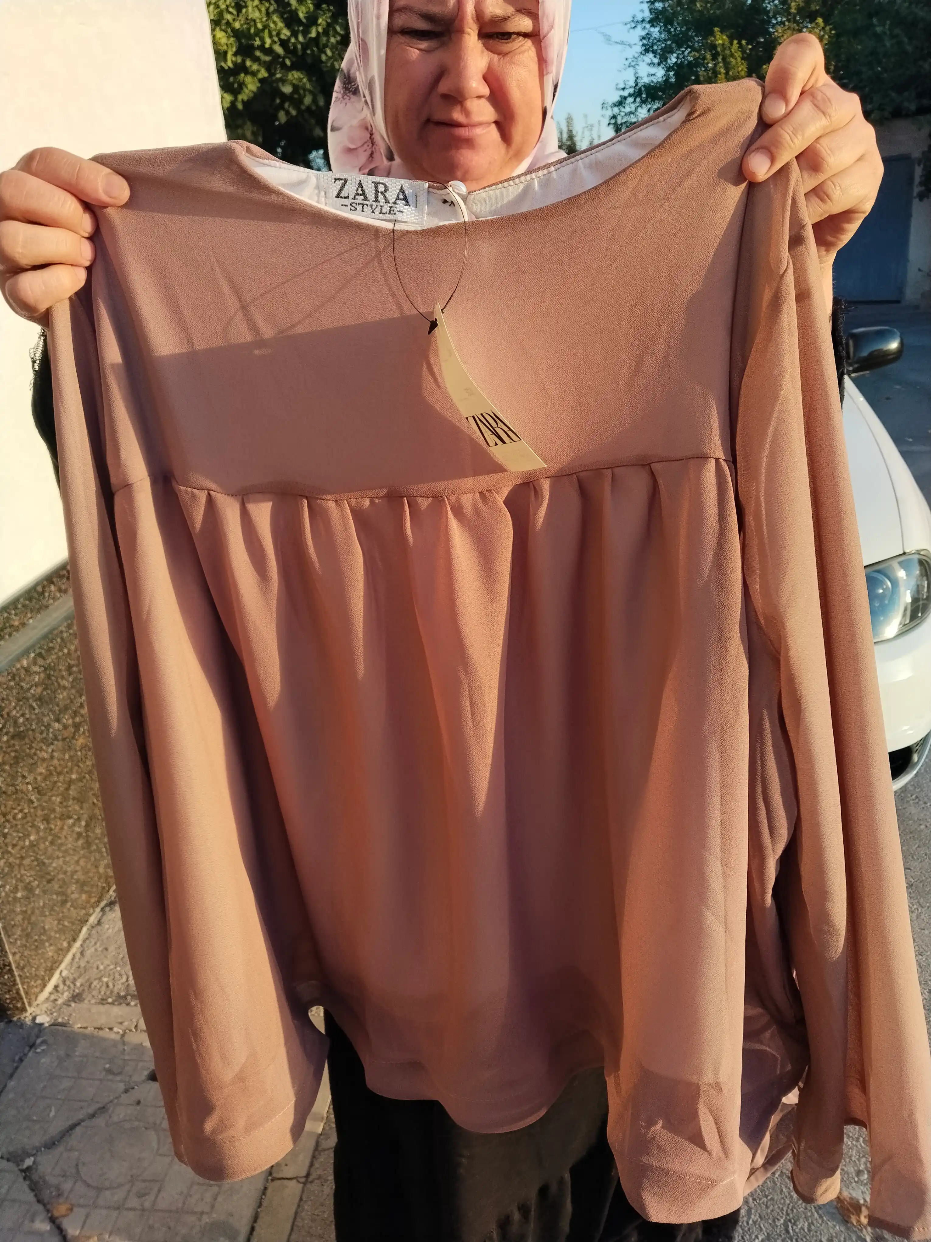Ayollar uchun ikkilik to‘plam - bluza va yubka