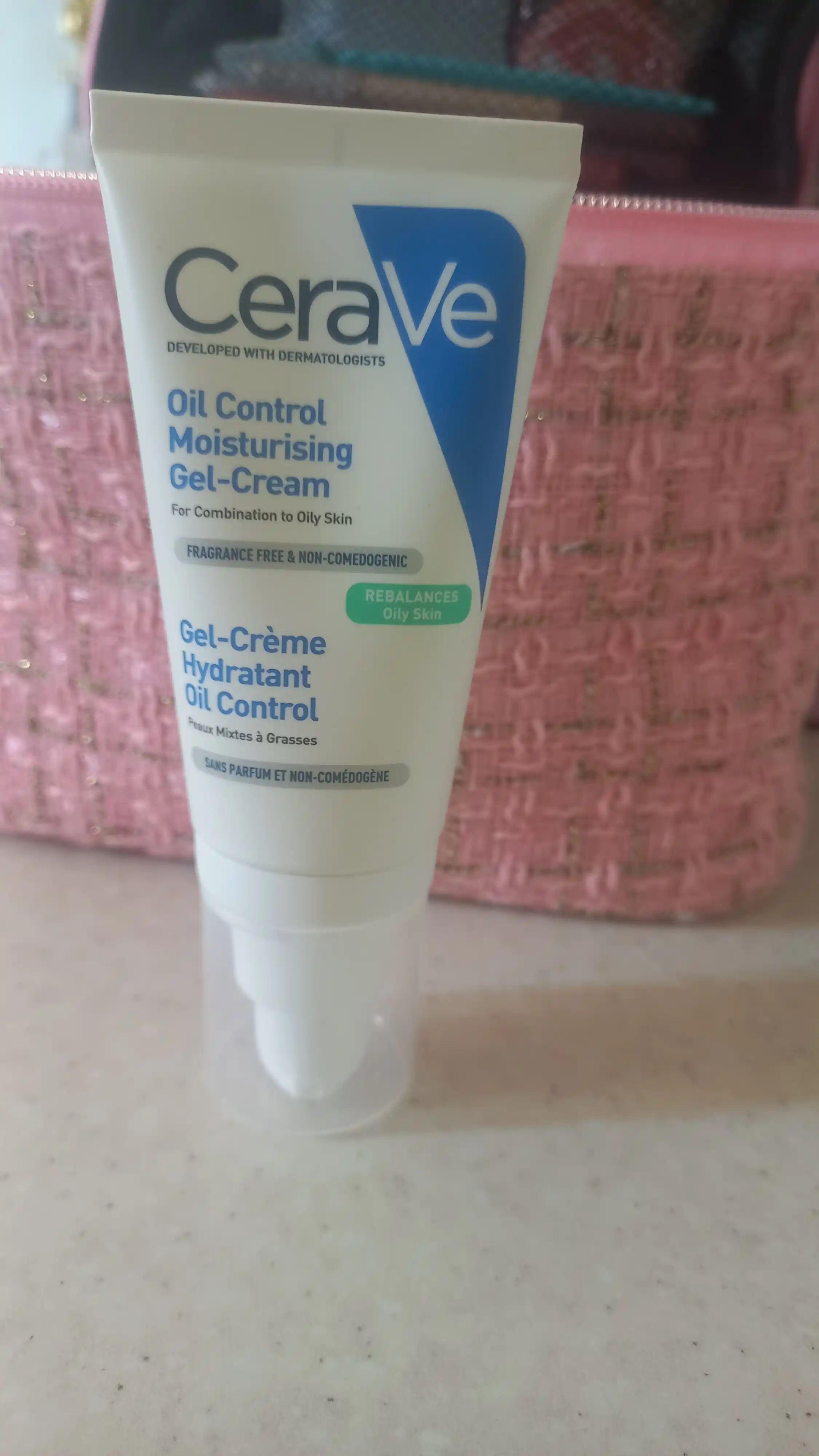 Yog‘li va aralash yuz terisi uchun namlantiruvchi CERAVE gel-kremi, 52 ml