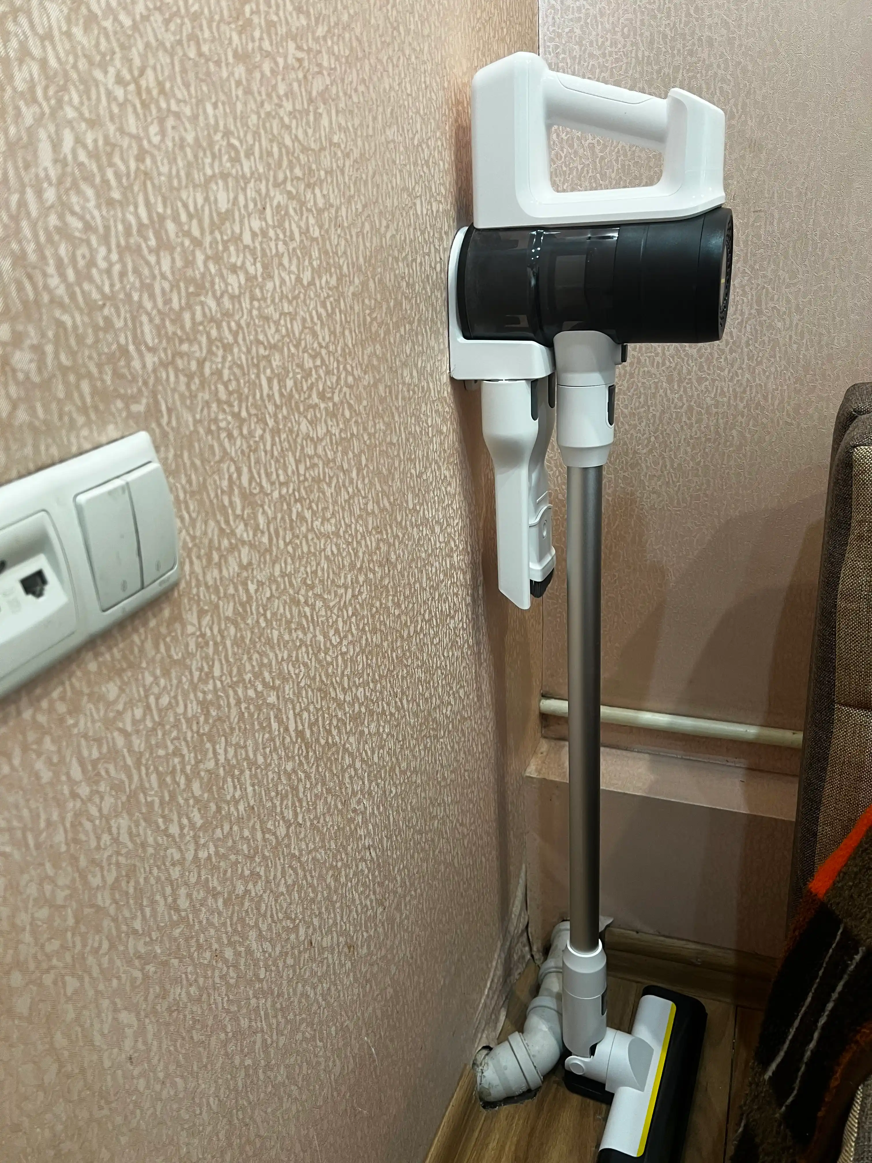 Karcher KVA 2 1.198-730.0 – аккумуляторный пылесос для быстрой уборки дома