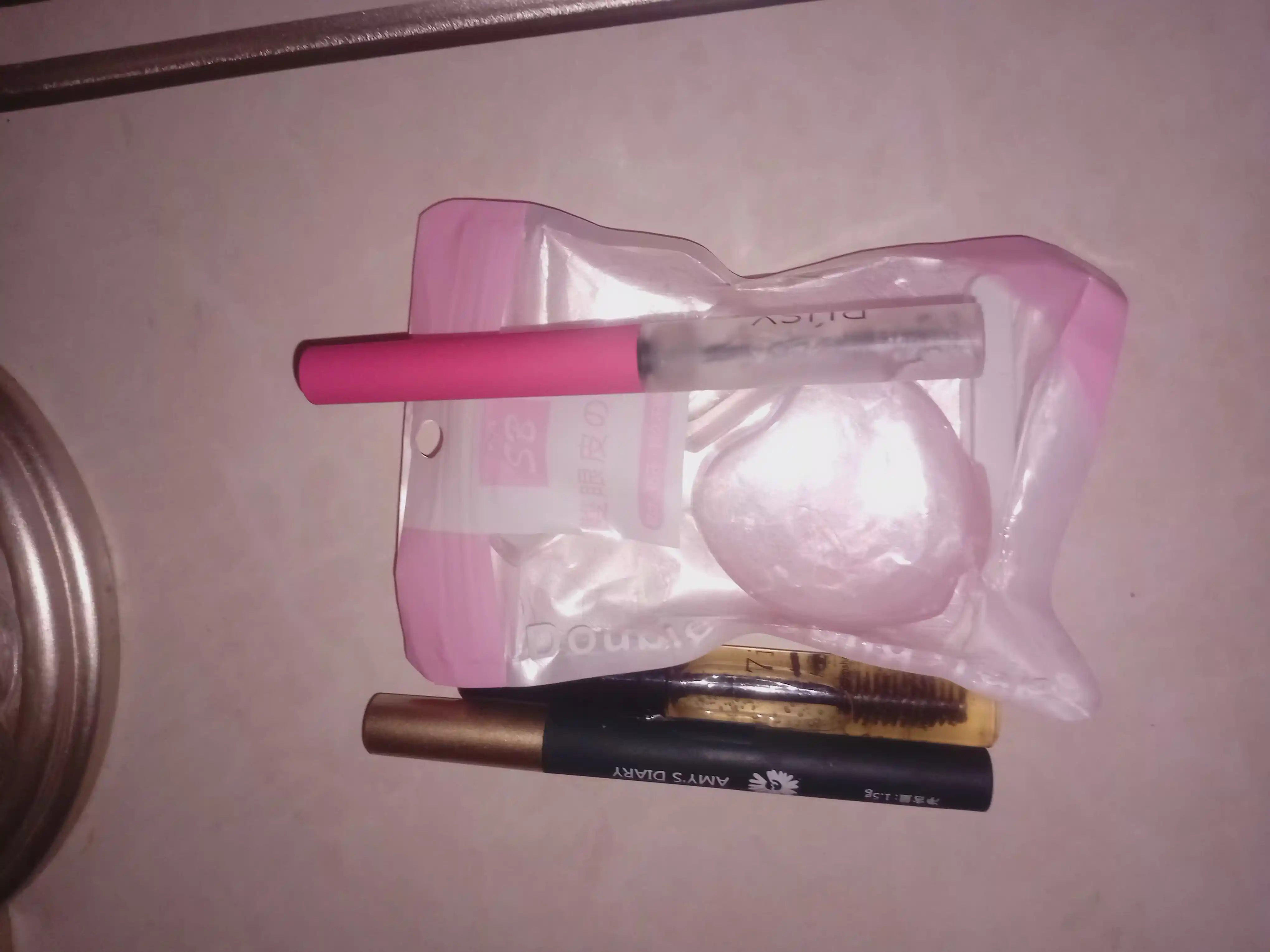 Pusy qoshlarni shakllantirish uchun gel, fiksator, rangsiz, 24 soat davom etadi  5 ml