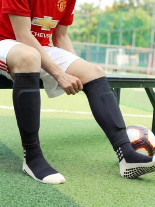 Futbol anjomlari to'plami, 7 tasi 1 da, 5 tasi 1 da, getra, paypoq, qalqon, sumka, teyp
