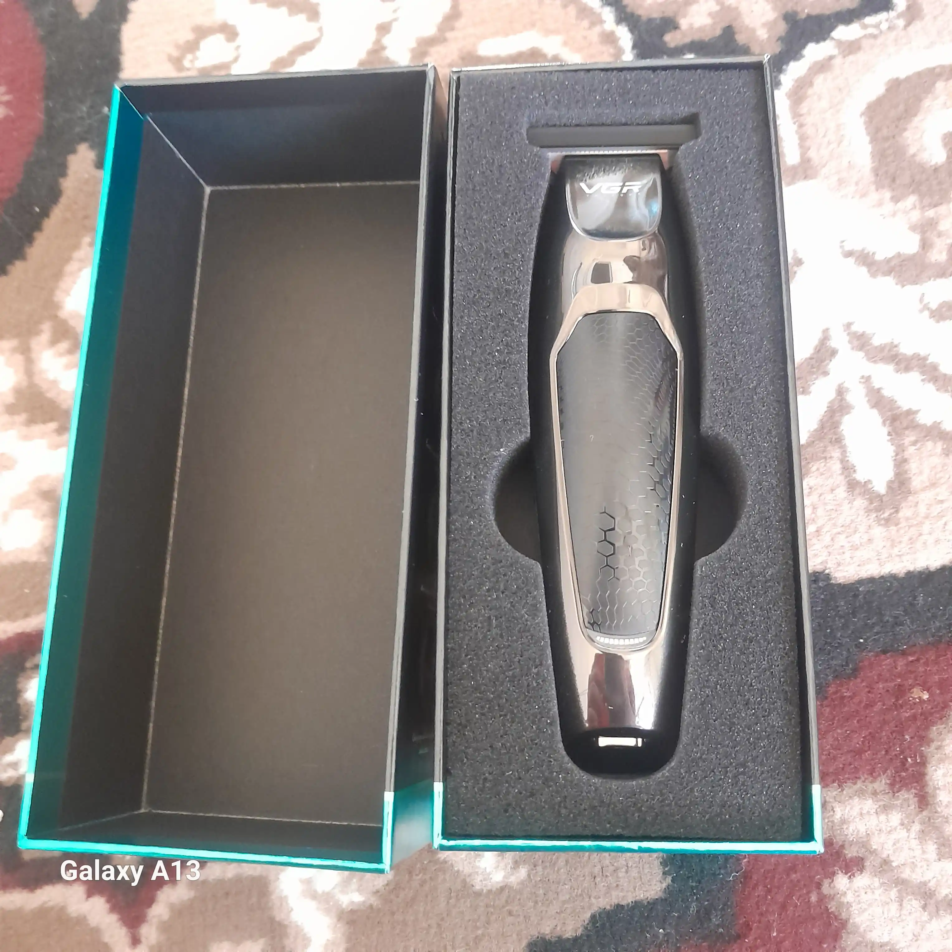 Trimmer soch olish mashinasi VGR V-030, trimmer soqol olish uchun mashina
