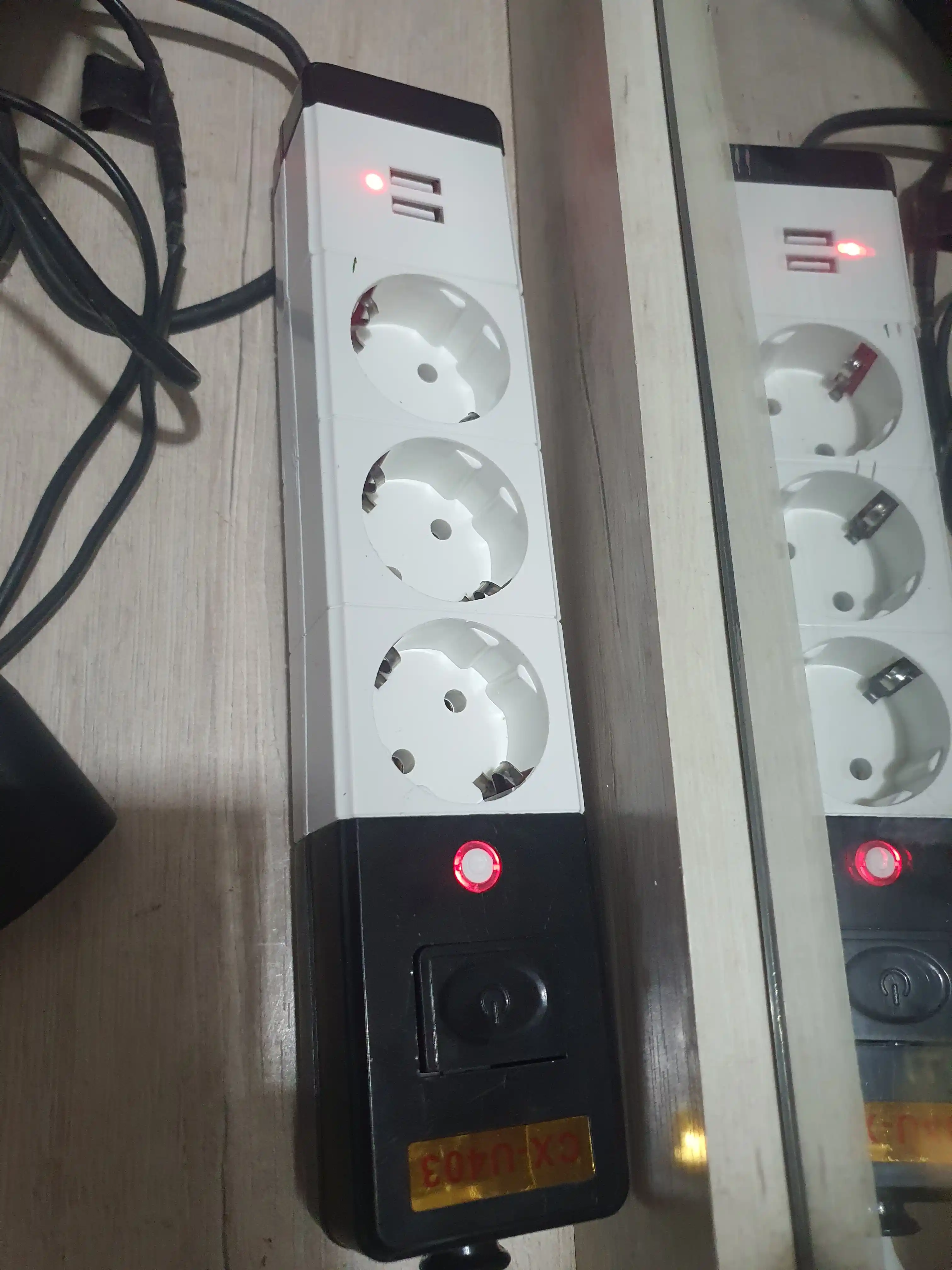 Сетевой фильтр с USB 3 розетки + 2 USB, 10 А, 2500 Вт, кабель ПВС 3/5 м, кнопка ВКЛ/ВЫКЛ