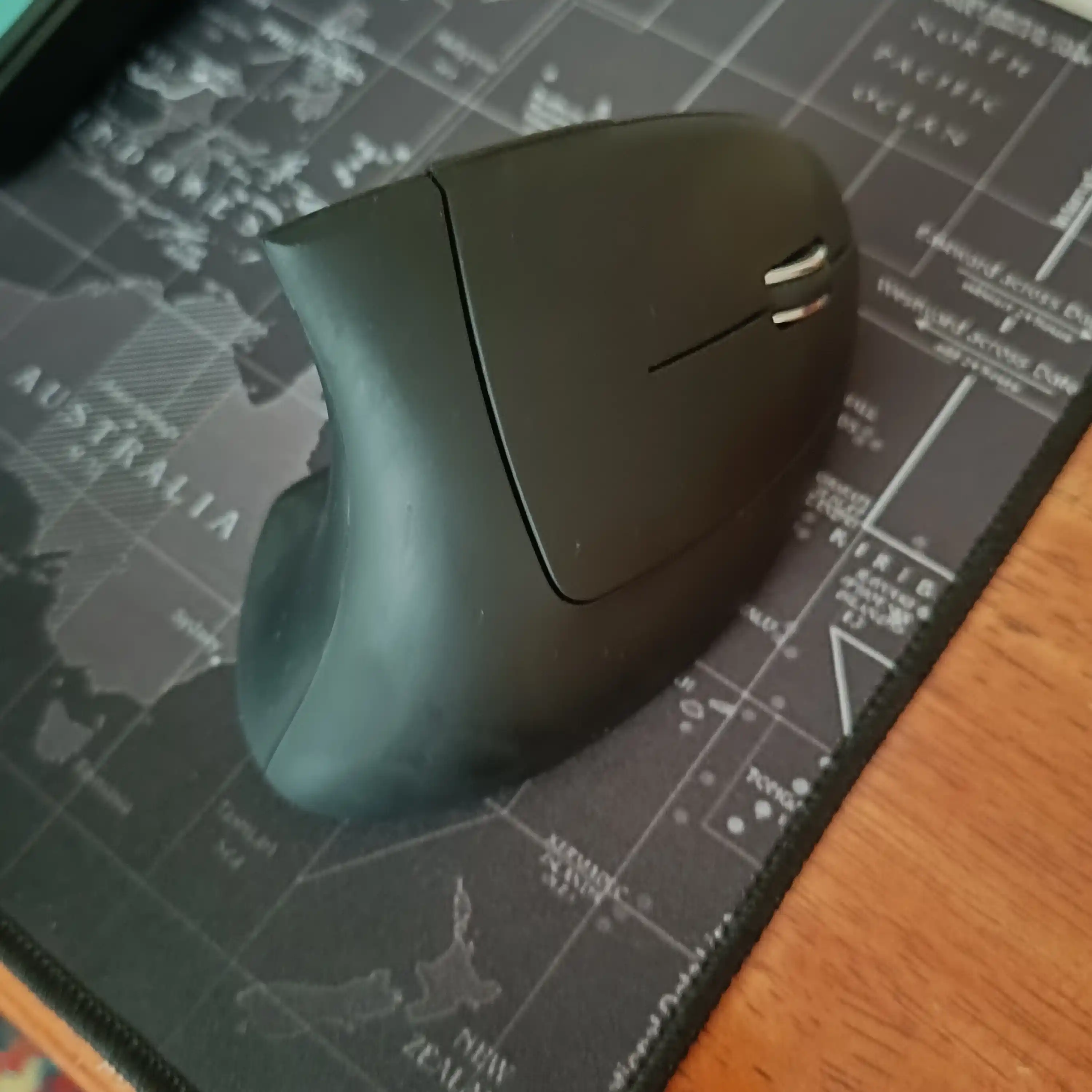 Vertikal simsiz ergonomik sichqoncha